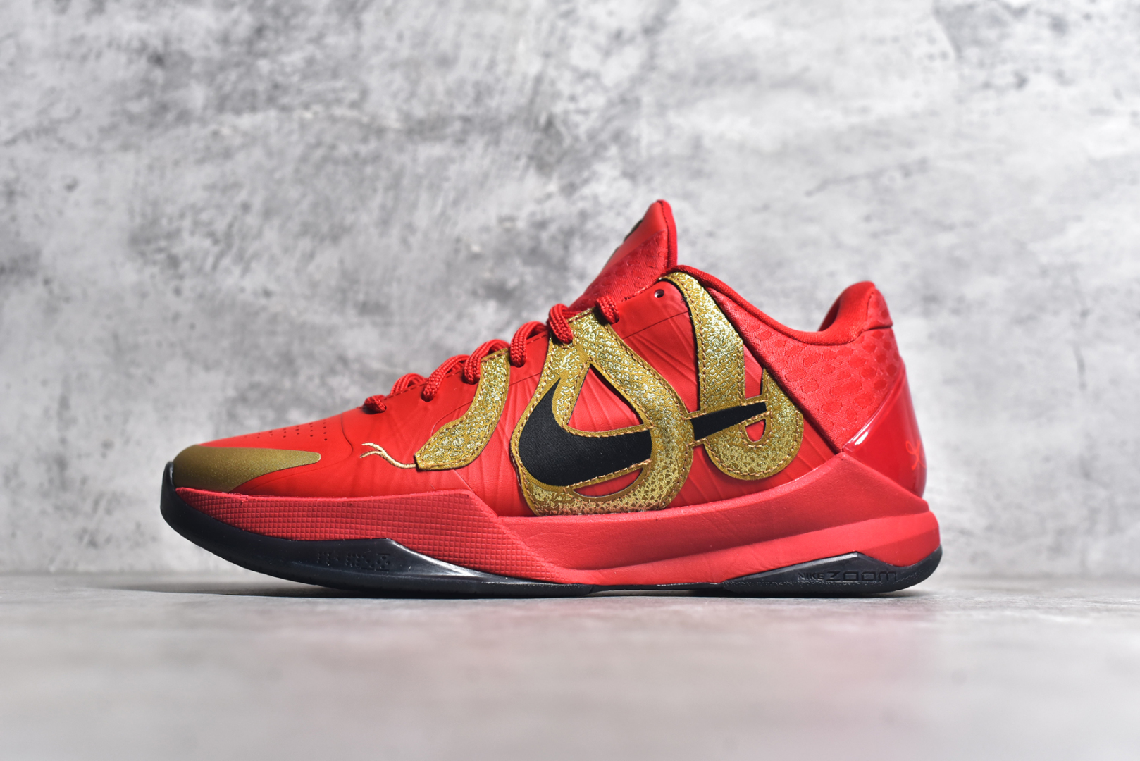 #NK Kobe 5 Protro\”Year of the Mamba\” 科比五代 蛇年 大红 HF5182-600 Zoom Turbo气垫➕后掌EVA缓震 实战配置直接拉满 原楦纸板开发 鞋身流线型、后跟塑形 区分土肥圆 原档数据3D打印 鞋面细节匹配原版 全身鞋材卡料色独家定制 唯一正确喷漆SWOOSH NK专利Flyknit飞线科技，给予鞋身足够抗扭矩力 真实底模最大48.5 实战利器 专供海外市场 尺码：40 40.5 41 42 42.5 43 44 44.5 45 46 47.5 48.5 （脚宽、脚胖 建议买大半码）-选品中心