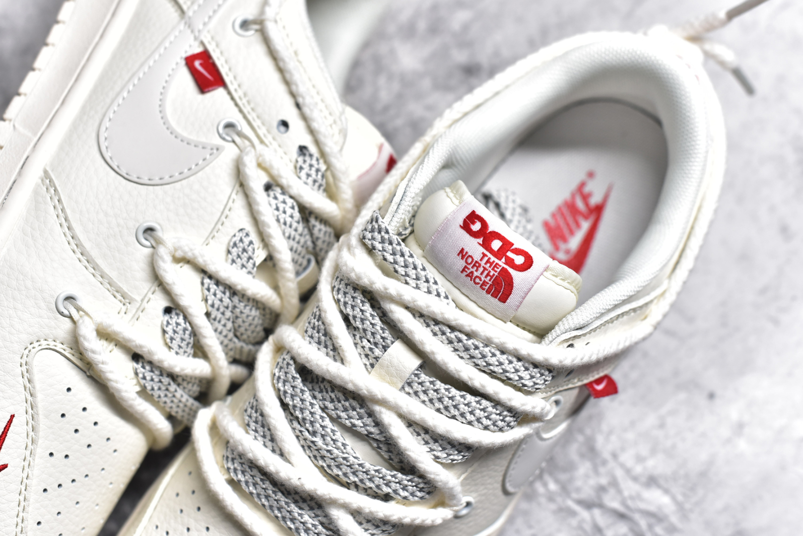 图片[9]-#NK SB Dunk Low x 北面 x Sup系列-绑带米黄白勾 周年高端定制 低帮休闲板鞋 YX5066-229 #定制鞋盒 大厂纯原品质出货 超高清洁度 皮料切割干净无任何毛边 细节完美 尺码：36 36.5 37.5 38 38.5 39 40 40.5 41 42 42.5 43 44 44.5 45-选品中心
