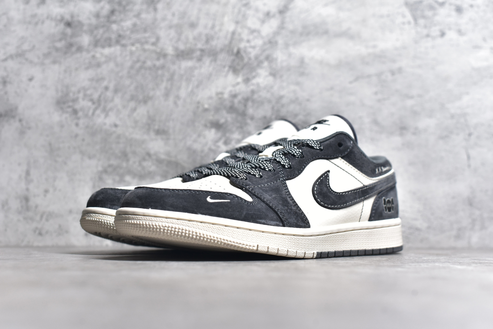 图片[2]-#Air Jordan 1 Low AJ1 乔1 暴力熊联名-深驼灰 高端定制 低帮复古篮球鞋 SJ9950-047 #定制鞋盒 大厂纯原品质出货 超高清洁度 皮料切割干净无任何毛边 细节完美 尺码：36 36.5 37.5 38 38.5 39 40 40.5 41 42 42.5 43 44 44.5 45-选品中心