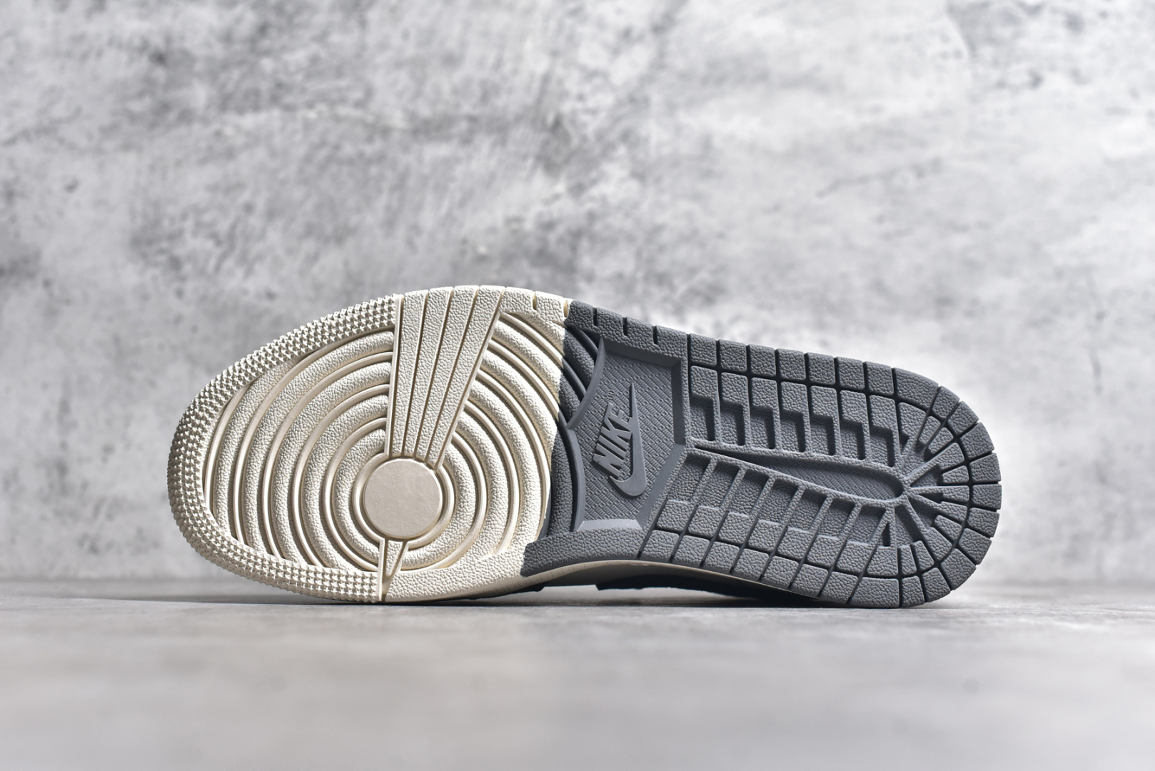 图片[6]-#Air Jordan 1 Low AJ1 乔1 暴力熊联名-深驼灰 高端定制 低帮复古篮球鞋 SJ9950-047 #定制鞋盒 大厂纯原品质出货 超高清洁度 皮料切割干净无任何毛边 细节完美 尺码：36 36.5 37.5 38 38.5 39 40 40.5 41 42 42.5 43 44 44.5 45-选品中心