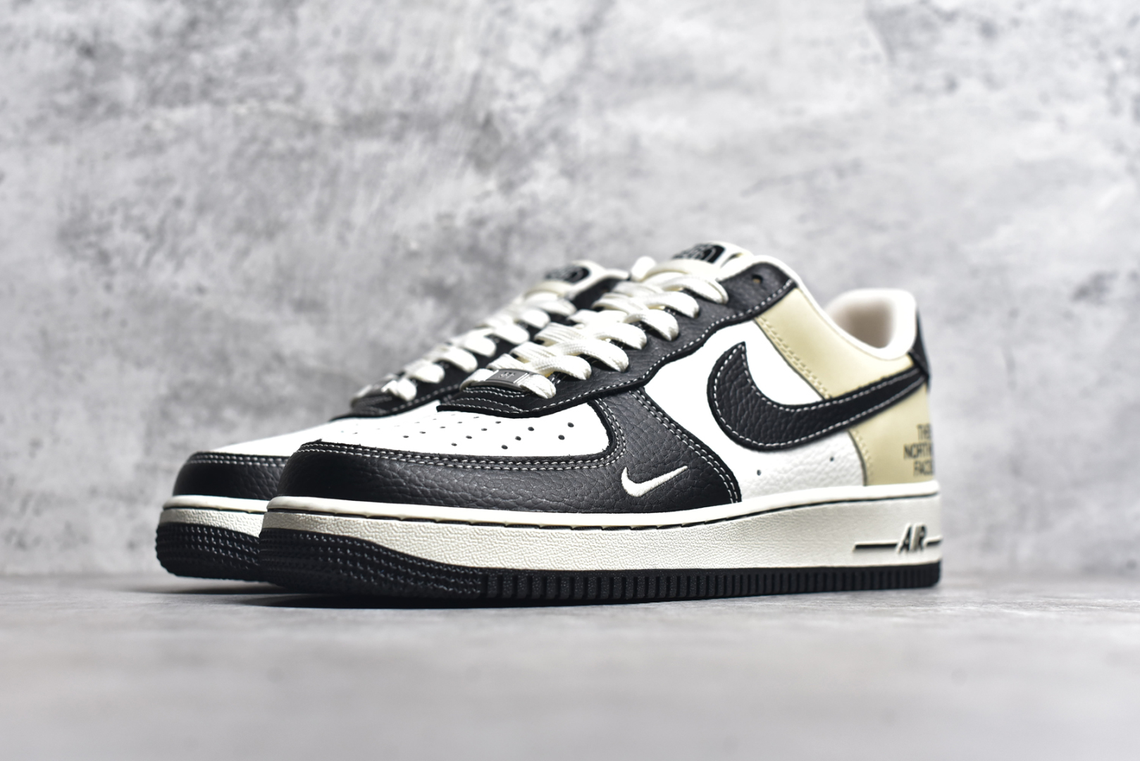 图片[2]-#NK Air Force 1\’07 Low 北面联名-荔纹黑 空军一号 低帮休闲板鞋 CH6336-513 #原楦头原纸板 原装鞋盒 定制五金配件 内置全掌气垫 原厂鞋底 尺码：36 36.5 37.5 38 38.5 39 40 40.5 41 42 42.5 43 44 44.5 45-选品中心