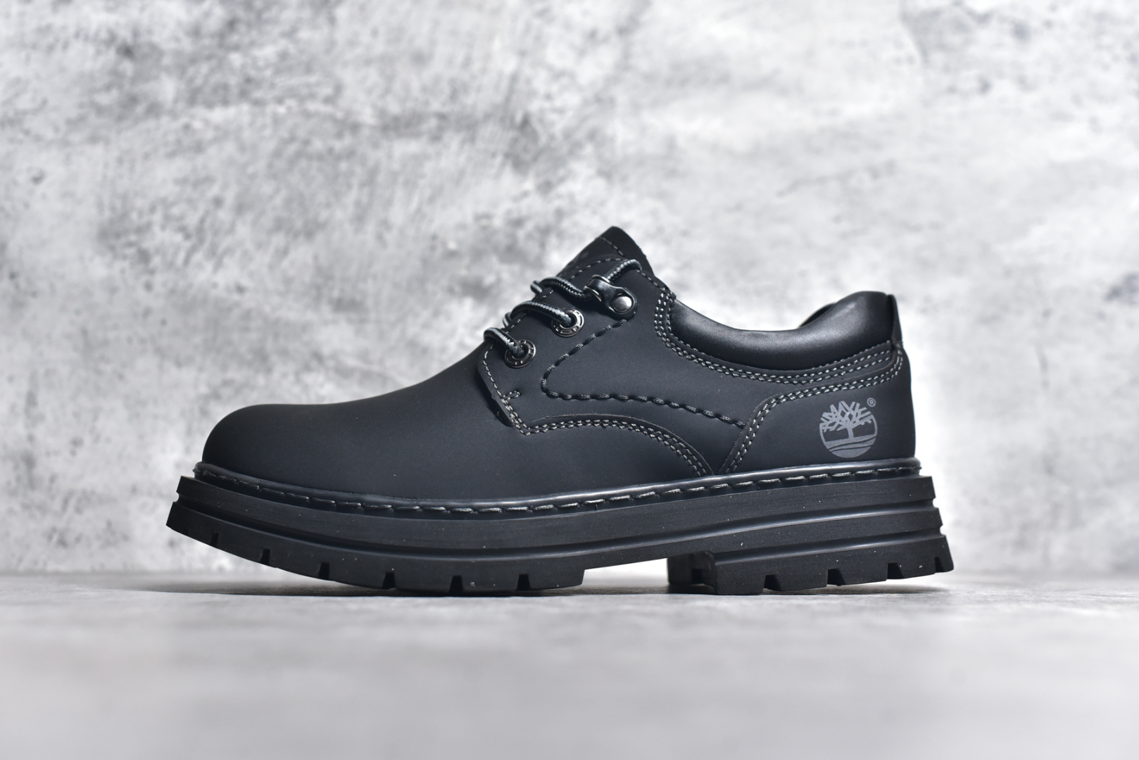 #Timberland 天伯伦/添柏岚经典款 23ss新款低帮 经典再造 全新升级 广东大厂品质 原盒原包装 面料采用意大利🇮🇹顶级磨砂牛皮 搭配防臭防腐真皮乳胶鞋垫 给您完美的穿着体验 质量考究耐穿 型男必备 专治不帅 高品质脚感一流 独家供应 尺码：39 40 41 42 43 44 偏大一码-选品中心