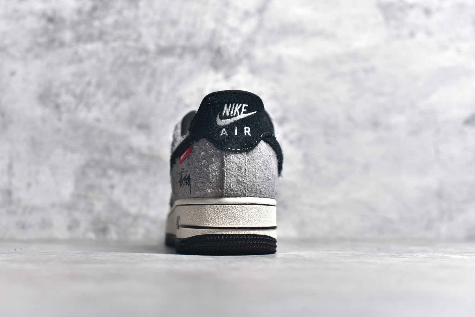 图片[5]-#NK Air Force 1\’07 Low 斯图西联名-翻毛灰 空军一号 低帮休闲板鞋 SJ6698-018 #原楦头原纸板 原装鞋盒 定制五金配件 内置全掌气垫 原厂鞋底 尺码：36 36.5 37.5 38 38.5 39 40 40.5 41 42 42.5 43 44 44.5 45-选品中心