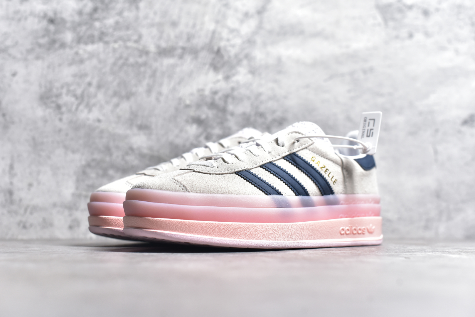 图片[2]-#AD Originals Gazelle Bold W 三叶草厚底休闲防滑耐磨低帮板鞋 鞋头出色设计 塑就出众贴合感稳固的后跟贴合足部曲线设计软弹舒适 不易磨脚橡胶鞋底配合防滑纹路设计 平稳抓地 货号：IE6508 尺码：35.5-40-选品中心