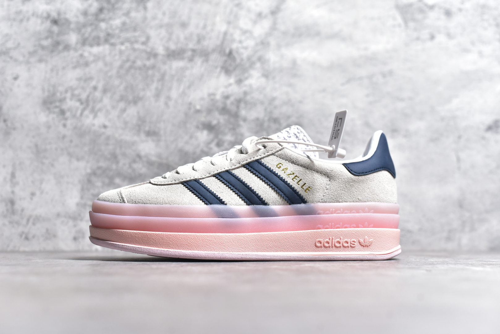 #AD Originals Gazelle Bold W 三叶草厚底休闲防滑耐磨低帮板鞋 鞋头出色设计 塑就出众贴合感稳固的后跟贴合足部曲线设计软弹舒适 不易磨脚橡胶鞋底配合防滑纹路设计 平稳抓地 货号：IE6508 尺码：35.5-40-选品中心
