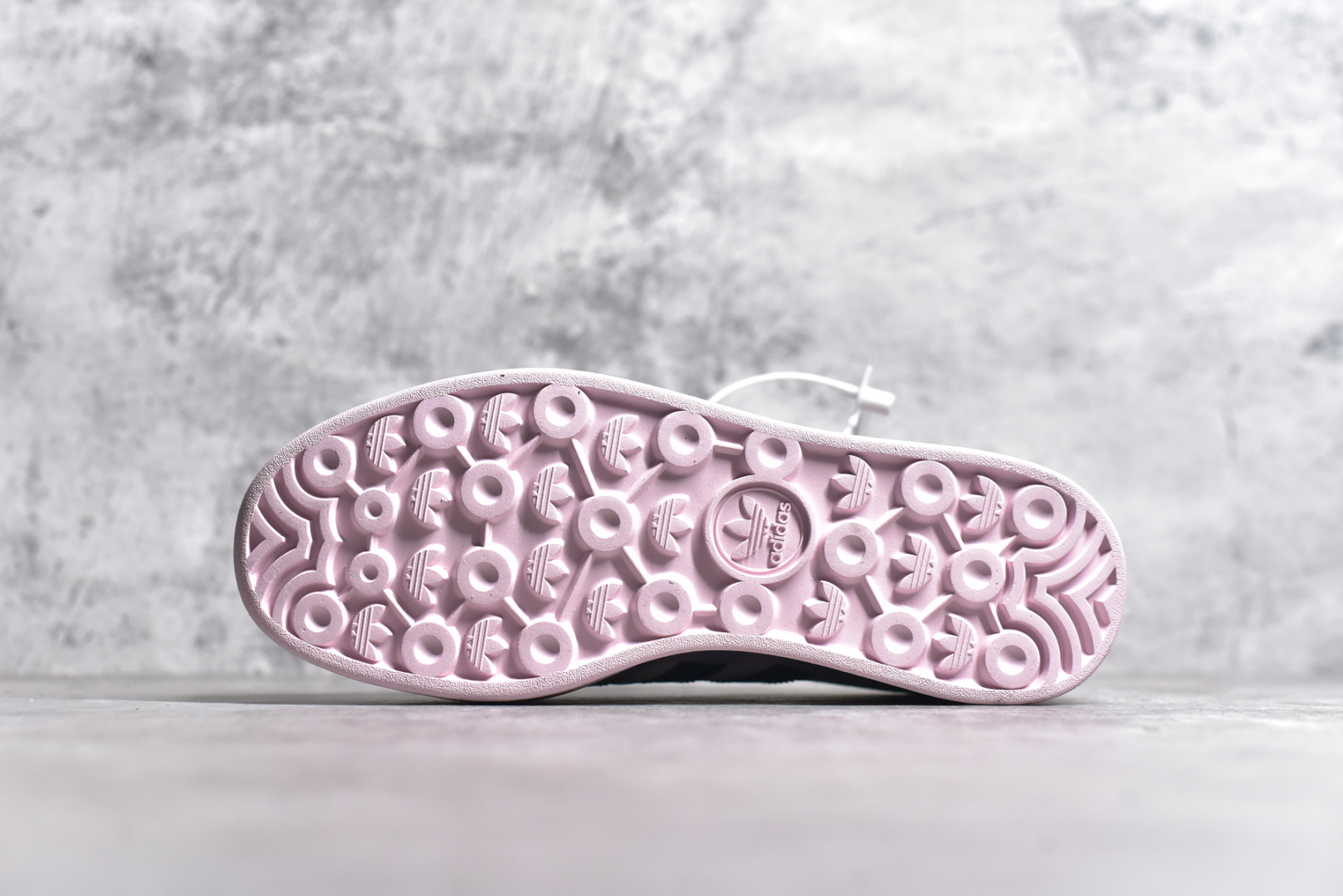 图片[6]-#AD Originals Gazelle Bold W 三叶草厚底休闲防滑耐磨低帮板鞋 鞋头出色设计 塑就出众贴合感稳固的后跟贴合足部曲线设计软弹舒适 不易磨脚橡胶鞋底配合防滑纹路设计 平稳抓地 货号：IE6508 尺码：35.5-40-选品中心