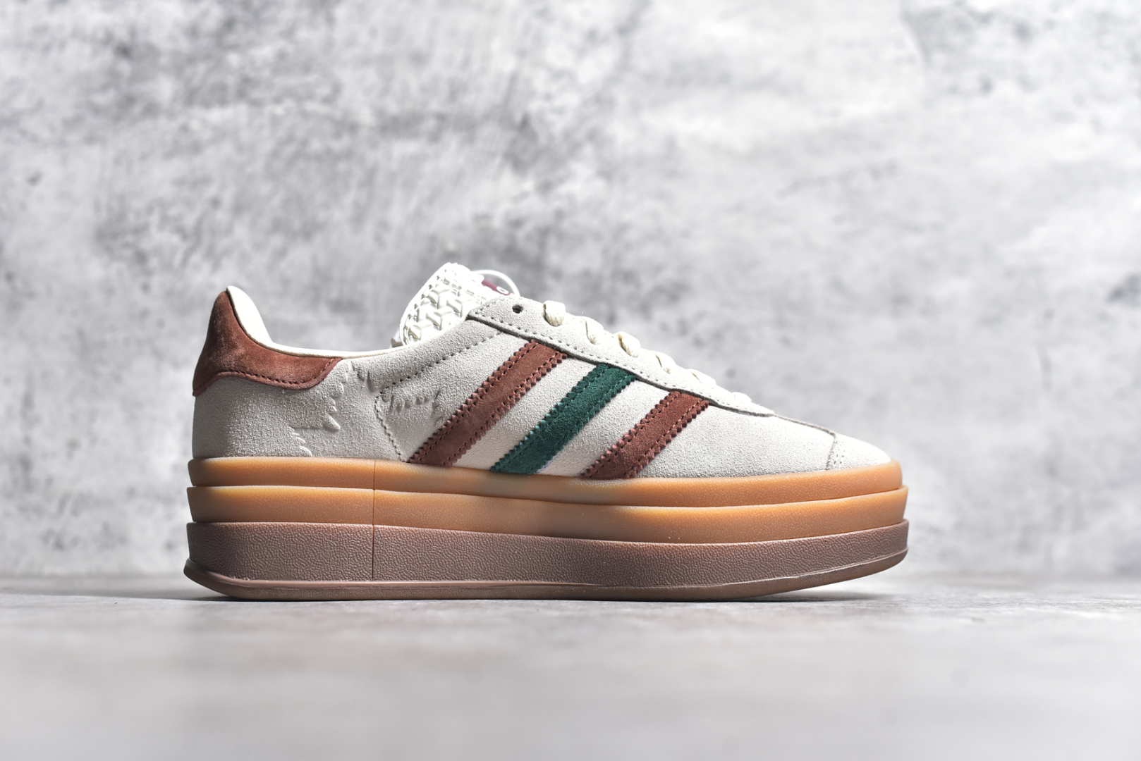 图片[3]-#AD Originals Gazelle Bold W 三叶草厚底休闲防滑耐磨低帮板鞋 鞋头出色设计 塑就出众贴合感稳固的后跟贴合足部曲线设计软弹舒适 不易磨脚橡胶鞋底配合防滑纹路设计 平稳抓地 货号：IG3685 尺码：35.5-40-选品中心