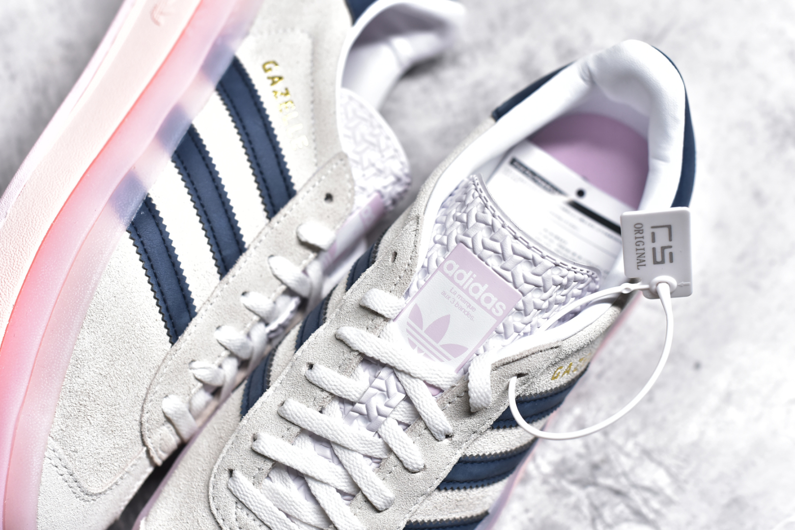 图片[9]-#AD Originals Gazelle Bold W 三叶草厚底休闲防滑耐磨低帮板鞋 鞋头出色设计 塑就出众贴合感稳固的后跟贴合足部曲线设计软弹舒适 不易磨脚橡胶鞋底配合防滑纹路设计 平稳抓地 货号：IE6508 尺码：35.5-40-选品中心