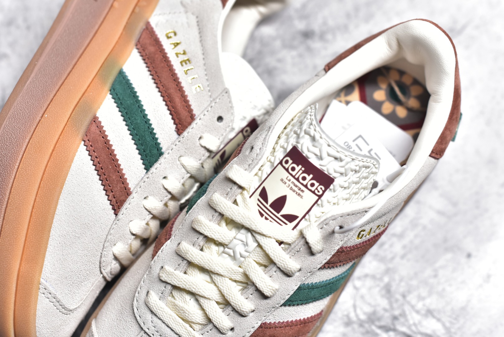 图片[9]-#AD Originals Gazelle Bold W 三叶草厚底休闲防滑耐磨低帮板鞋 鞋头出色设计 塑就出众贴合感稳固的后跟贴合足部曲线设计软弹舒适 不易磨脚橡胶鞋底配合防滑纹路设计 平稳抓地 货号：IG3685 尺码：35.5-40-选品中心