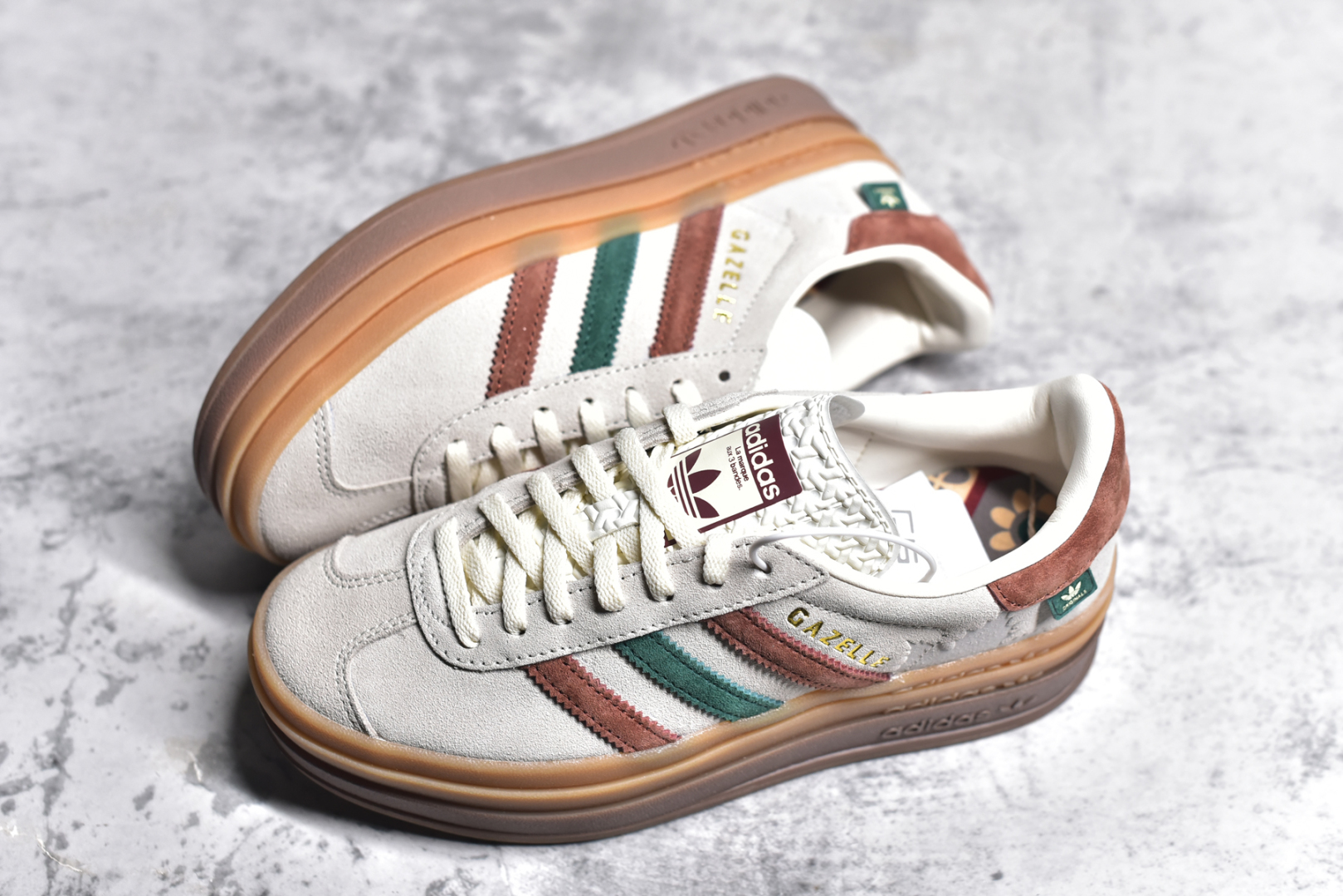 图片[7]-#AD Originals Gazelle Bold W 三叶草厚底休闲防滑耐磨低帮板鞋 鞋头出色设计 塑就出众贴合感稳固的后跟贴合足部曲线设计软弹舒适 不易磨脚橡胶鞋底配合防滑纹路设计 平稳抓地 货号：IG3685 尺码：35.5-40-选品中心