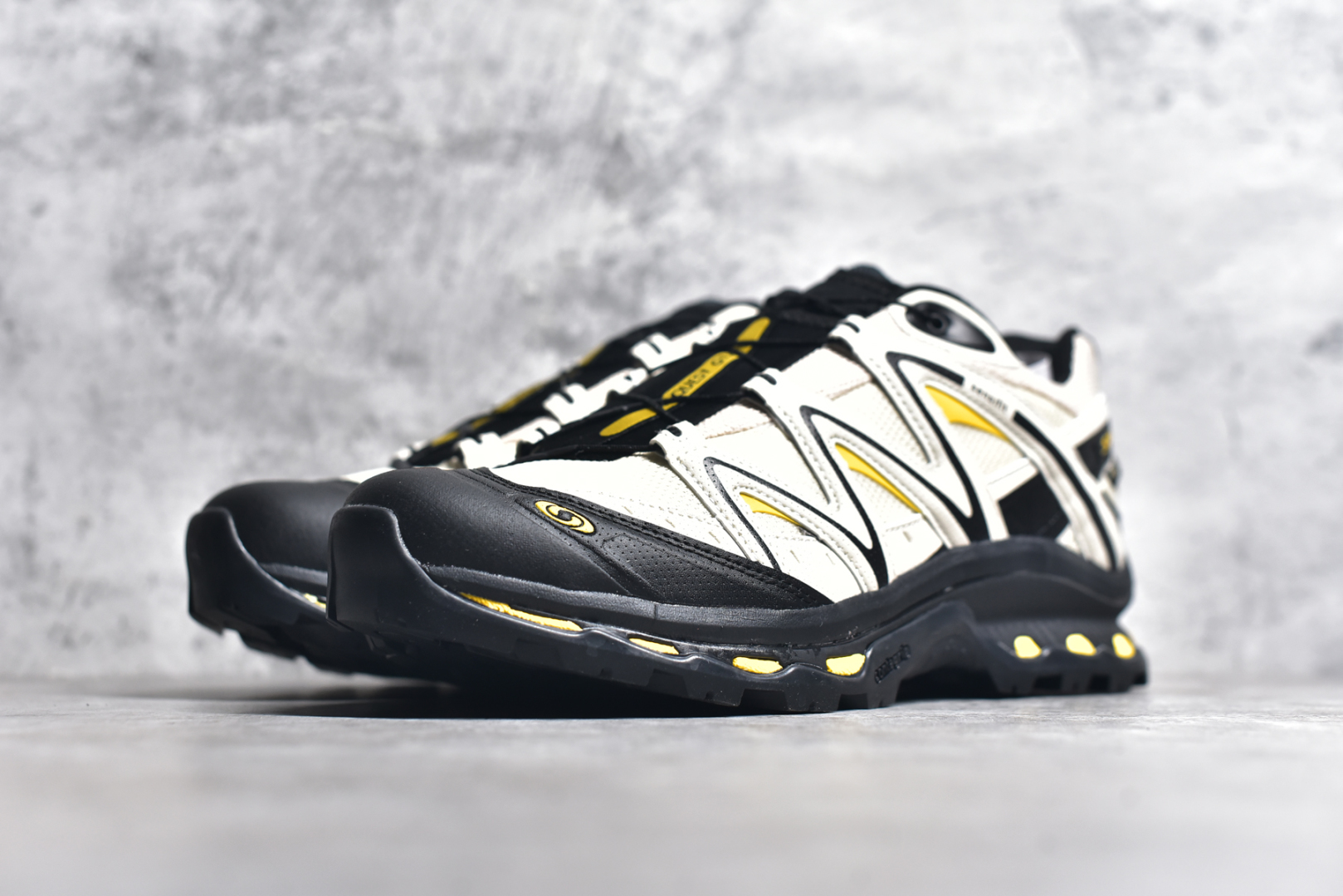 图片[2]-#Salomon XT-QUEST ADV 萨洛蒙潮流越野机能户外功能鞋 纯原外贸平台特供订单 耗时半年巨作 全套原纸板楦头开发 原厂特供网布配套加持 确保原汁原味 完美呈现版型 原档数据独家私模五层组合大底 男女鞋同步官方开发至46.5 原装Ortholite轻量化鞋垫 中底布带钢印编号 原厂TPU锁扣 进口港宝加持 后跟自然饱满 还原公司包裹性 基于 SALOMON 初代 XT 鞋身造型并搭载 4D ADVANCED CHASSIS™ 大底打造而成 为这款 XT-QUEST 带来了多项足部控制与保护等功能性 如在运动过程中控制左右晃动的过程而提高稳定性、改善长途越野过程中足中到足尖的过渡、提高感知岩石的精确度以抵抗尖锐物体对脚底的伤害以及采用动态缓冲来增强穿着舒适感 从而减轻疲劳感 使 XT-QUEST 成为一双舒适且安全的户外之履 尺码：36 36.5 37.5 38 38.5 39 40 40.5 41 42 42.5 43 44 44.5 45 46 46.5-选品中心
