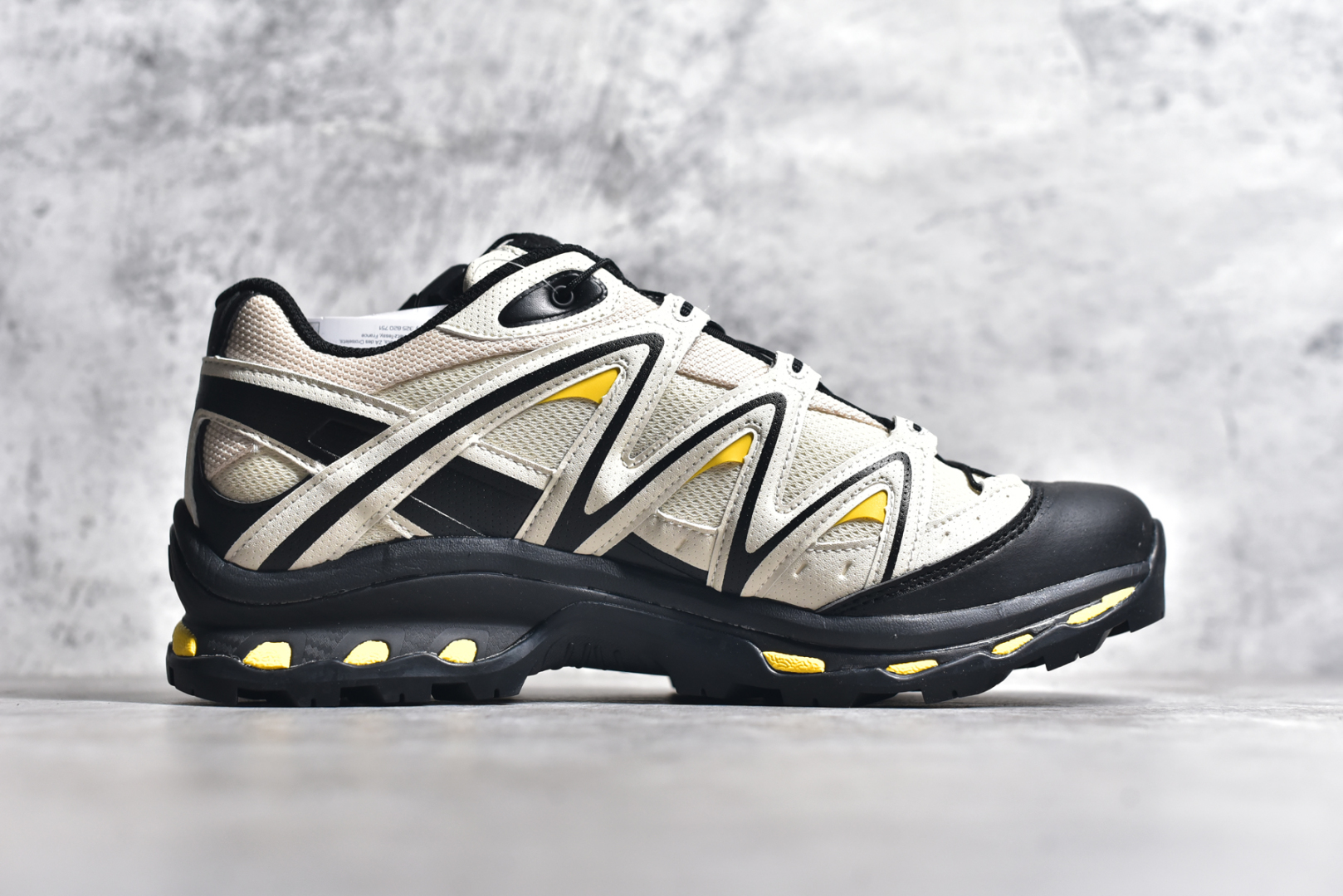 图片[3]-#Salomon XT-QUEST ADV 萨洛蒙潮流越野机能户外功能鞋 纯原外贸平台特供订单 耗时半年巨作 全套原纸板楦头开发 原厂特供网布配套加持 确保原汁原味 完美呈现版型 原档数据独家私模五层组合大底 男女鞋同步官方开发至46.5 原装Ortholite轻量化鞋垫 中底布带钢印编号 原厂TPU锁扣 进口港宝加持 后跟自然饱满 还原公司包裹性 基于 SALOMON 初代 XT 鞋身造型并搭载 4D ADVANCED CHASSIS™ 大底打造而成 为这款 XT-QUEST 带来了多项足部控制与保护等功能性 如在运动过程中控制左右晃动的过程而提高稳定性、改善长途越野过程中足中到足尖的过渡、提高感知岩石的精确度以抵抗尖锐物体对脚底的伤害以及采用动态缓冲来增强穿着舒适感 从而减轻疲劳感 使 XT-QUEST 成为一双舒适且安全的户外之履 尺码：36 36.5 37.5 38 38.5 39 40 40.5 41 42 42.5 43 44 44.5 45 46 46.5-选品中心
