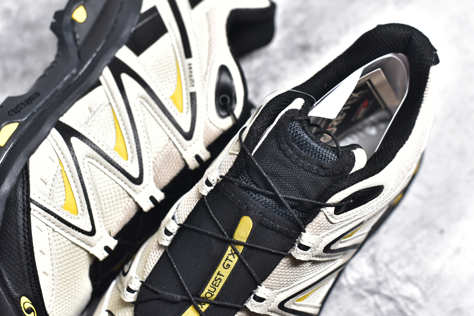 图片[9]-#Salomon XT-QUEST ADV 萨洛蒙潮流越野机能户外功能鞋 纯原外贸平台特供订单 耗时半年巨作 全套原纸板楦头开发 原厂特供网布配套加持 确保原汁原味 完美呈现版型 原档数据独家私模五层组合大底 男女鞋同步官方开发至46.5 原装Ortholite轻量化鞋垫 中底布带钢印编号 原厂TPU锁扣 进口港宝加持 后跟自然饱满 还原公司包裹性 基于 SALOMON 初代 XT 鞋身造型并搭载 4D ADVANCED CHASSIS™ 大底打造而成 为这款 XT-QUEST 带来了多项足部控制与保护等功能性 如在运动过程中控制左右晃动的过程而提高稳定性、改善长途越野过程中足中到足尖的过渡、提高感知岩石的精确度以抵抗尖锐物体对脚底的伤害以及采用动态缓冲来增强穿着舒适感 从而减轻疲劳感 使 XT-QUEST 成为一双舒适且安全的户外之履 尺码：36 36.5 37.5 38 38.5 39 40 40.5 41 42 42.5 43 44 44.5 45 46 46.5-选品中心