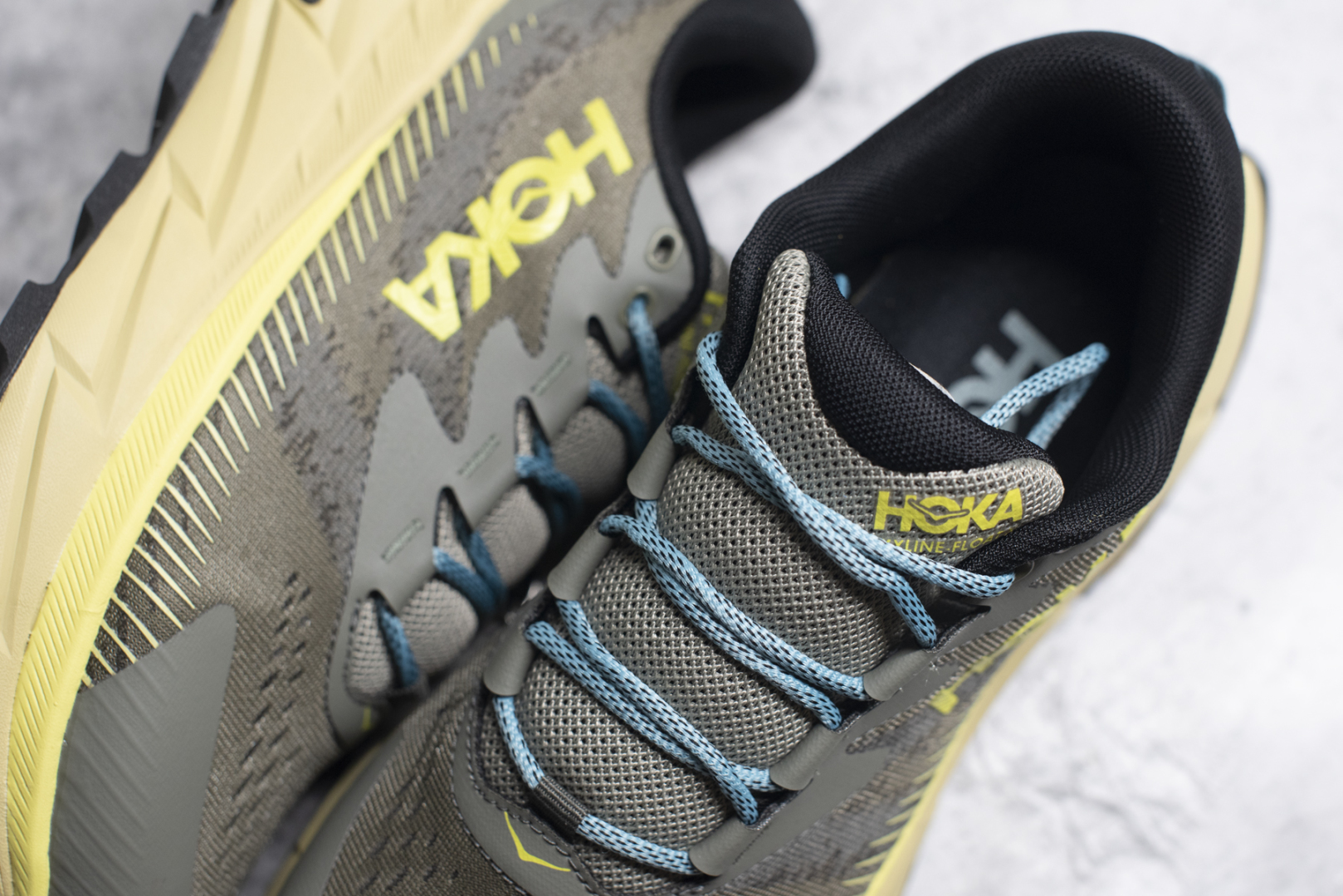图片[7]-#HOKA SKYLINE-FLOAT X 为HOKA首双搭载PeBax推进板的户外登山鞋，为近期大受欢迎的快速登山趋势打造，可同时对应越野跑与快速登山需求。90%蓖麻油提炼制造的Pebax推进版，搭配以甘蔗材质提炼的双密度EVA中底，为登山者带来源源不绝的前进能量。后跟外侧加长的Swallowtail Heel燕尾设计，同时提供上坡有感推进力、下坡步态更顺畅转换的快速登山新体验，适合想尝试轻量化登山，追求快速登山，但希望同时保持支撑推进力的族群。SKYLINE-FLOAT X使用Vibram黄金大底XS Trek复合橡胶成分，兼具耐磨与抓地力，搭配全新设计的5mm大底鞋齿与鞋纹，让克服崎岖地形更轻松，落地更稳定。 尺码：36 36.5 37.5 38 38.5 39 40 40.5 41 42 42.5 43 44 44.5 45-选品中心