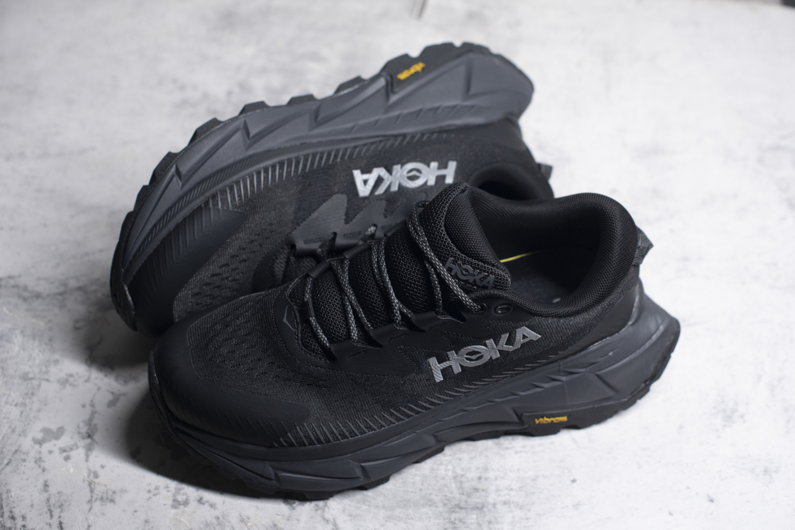 图片[7]-#HOKA SKYLINE-FLOAT X 为HOKA首双搭载PeBax推进板的户外登山鞋，为近期大受欢迎的快速登山趋势打造，可同时对应越野跑与快速登山需求。90%蓖麻油提炼制造的Pebax推进版，搭配以甘蔗材质提炼的双密度EVA中底，为登山者带来源源不绝的前进能量。后跟外侧加长的Swallowtail Heel燕尾设计，同时提供上坡有感推进力、下坡步态更顺畅转换的快速登山新体验，适合想尝试轻量化登山，追求快速登山，但希望同时保持支撑推进力的族群。SKYLINE-FLOAT X使用Vibram黄金大底XS Trek复合橡胶成分，兼具耐磨与抓地力，搭配全新设计的5mm大底鞋齿与鞋纹，让克服崎岖地形更轻松，落地更稳定。 尺码：36 36.5 37.5 38 38.5 39 40 40.5 41 42 42.5 43 44 44.5 45-选品中心