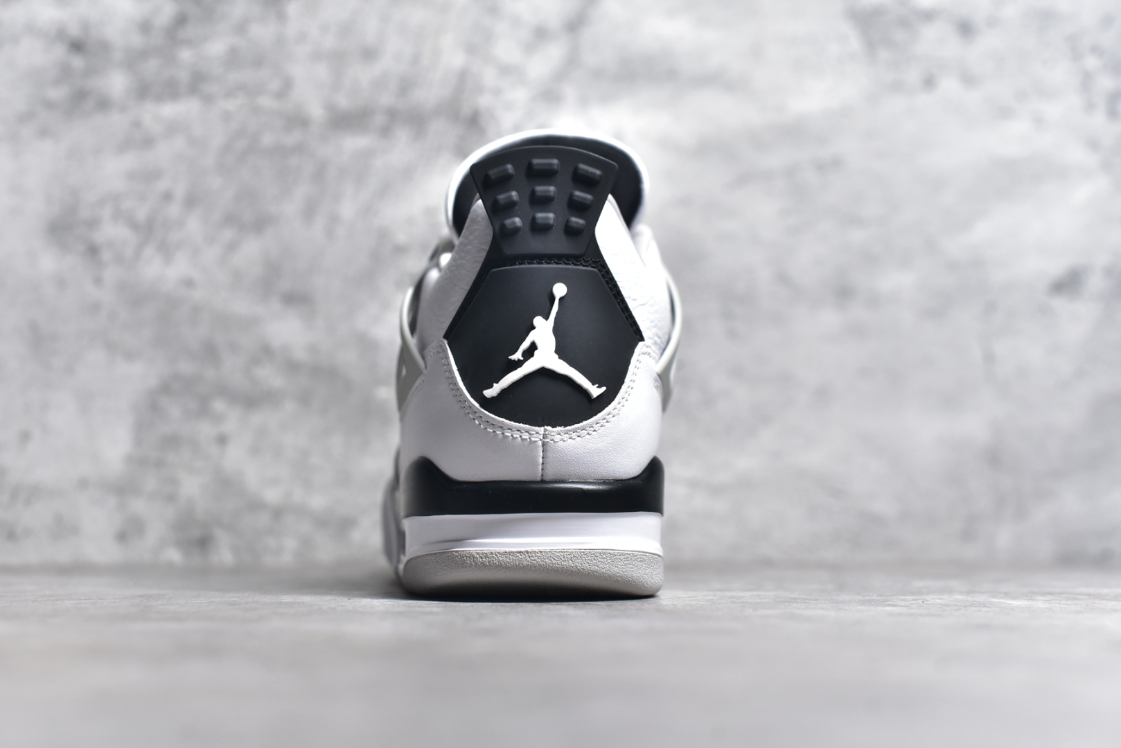 图片[5]-#NK Air Jordan 4 Retro代中帮复古休闲运动文化篮球鞋 采用原厂纳帕头层皮组合固色翻毛皮鞋面材质#TPU超Q弹网格材质#还原ZP细节#原厂流水成型工艺及拉帮注胶效果#全新底模,完美品相清洁度及喷漆效果❗货号：DH6927-111 尺码：40.5 41 42 42.5 43 44 44.5 45 46-选品中心