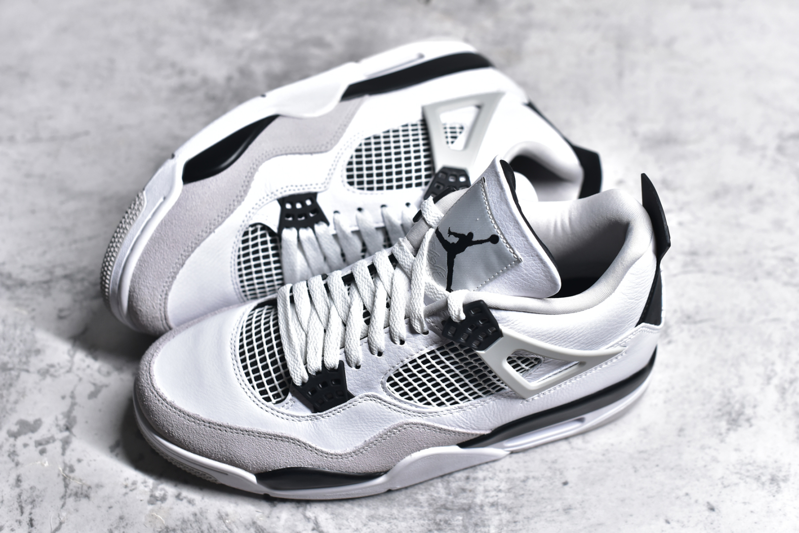 图片[7]-#NK Air Jordan 4 Retro代中帮复古休闲运动文化篮球鞋 采用原厂纳帕头层皮组合固色翻毛皮鞋面材质#TPU超Q弹网格材质#还原ZP细节#原厂流水成型工艺及拉帮注胶效果#全新底模,完美品相清洁度及喷漆效果❗货号：DH6927-111 尺码：40.5 41 42 42.5 43 44 44.5 45 46-选品中心