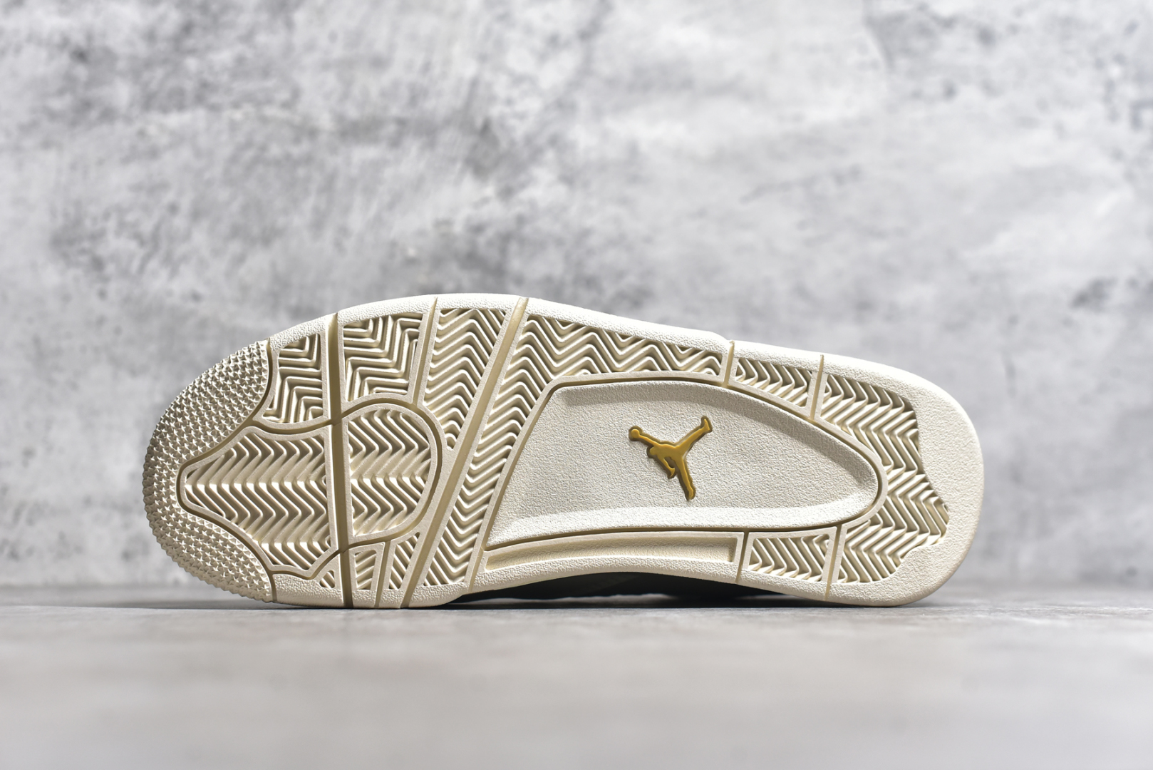 图片[6]-#NK Air Jordan 4 Retro代中帮复古休闲运动文化篮球鞋 采用原厂纳帕头层皮组合固色翻毛皮鞋面材质#TPU超Q弹网格材质#还原ZP细节#原厂流水成型工艺及拉帮注胶效果#全新底模,完美品相清洁度及喷漆效果❗货号：AQ9129 170 尺码：40.5 41 42 42.5 43 44 44.5 45 46-选品中心