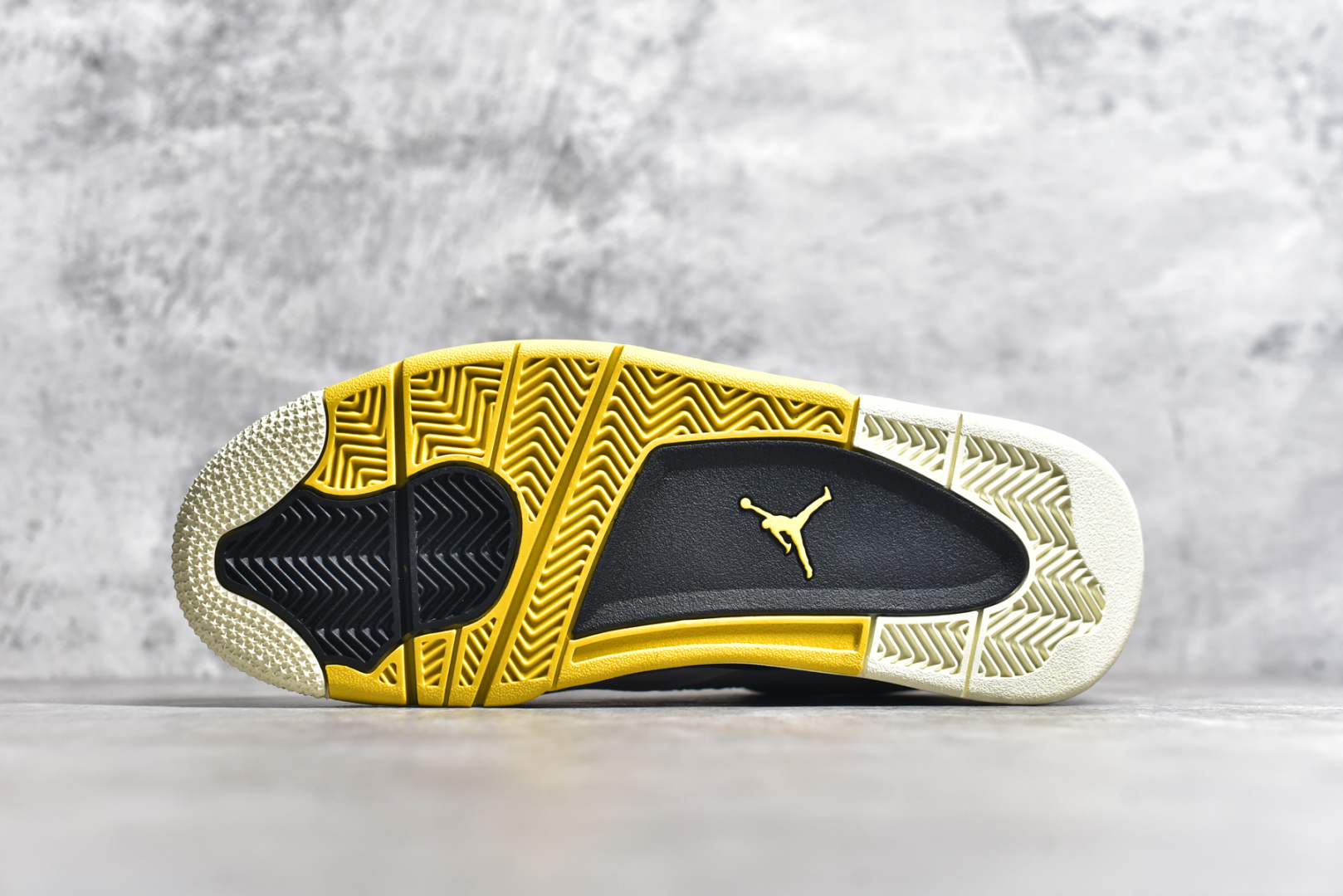 图片[6]-#NK Air Jordan 4 Retro代中帮复古休闲运动文化篮球鞋 采用原厂纳帕头层皮组合固色翻毛皮鞋面材质#TPU超Q弹网格材质#还原ZP细节#原厂流水成型工艺及拉帮注胶效果#全新底模,完美品相清洁度及喷漆效果❗货号：AQ9129 101 尺码：40.5 41 42 42.5 43 44 44.5 45 46-选品中心