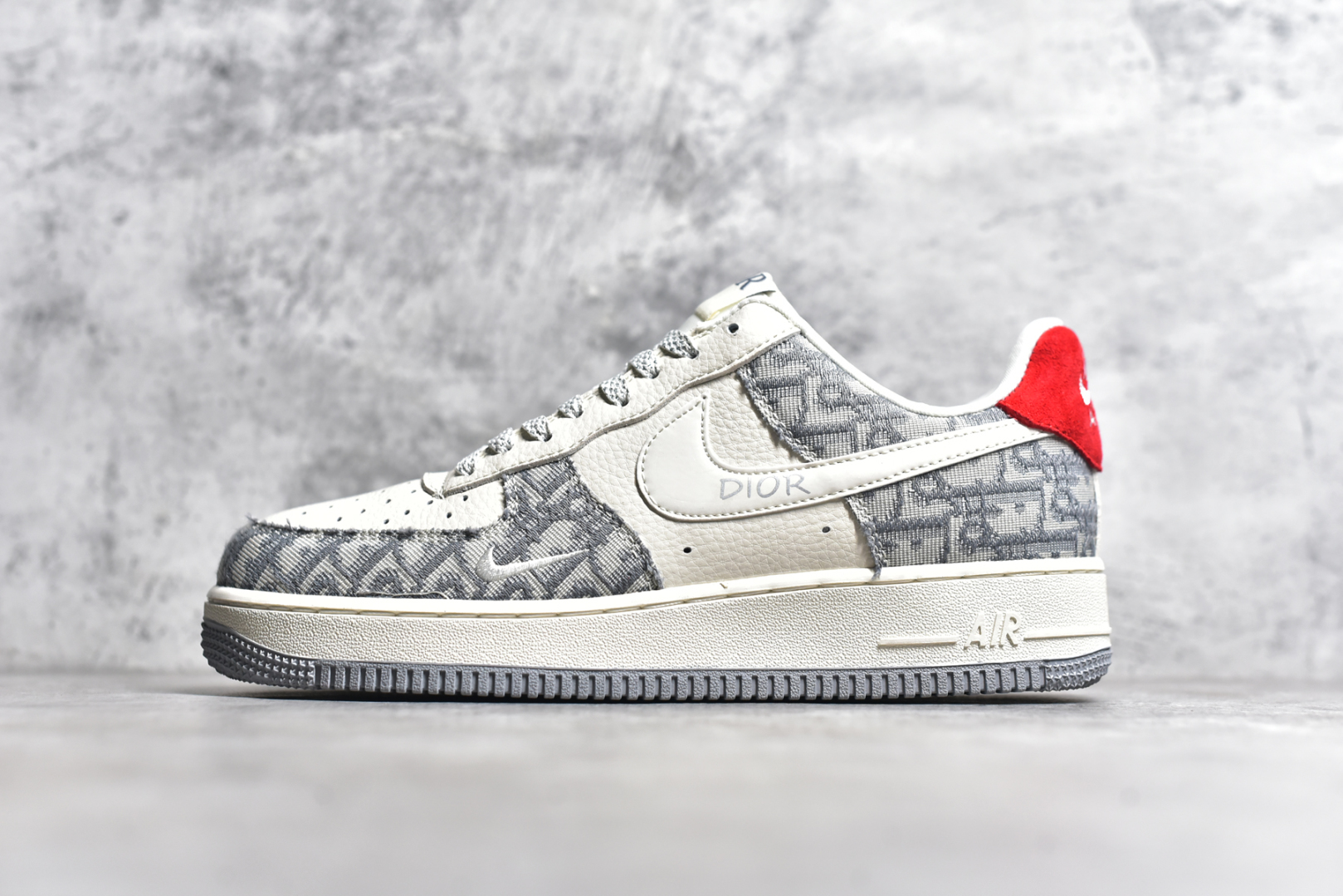 #NK Air Force 1\’07 Low 迪奥联名-灰花纹 空军一号 低帮休闲板鞋 DF0188-021 #原楦头原纸板 原装鞋盒 定制五金配件 内置全掌气垫 原厂鞋底 尺码：36 36.5 37.5 38 38.5 39 40 40.5 41 42 42.5 43 44 44.5 45-选品中心