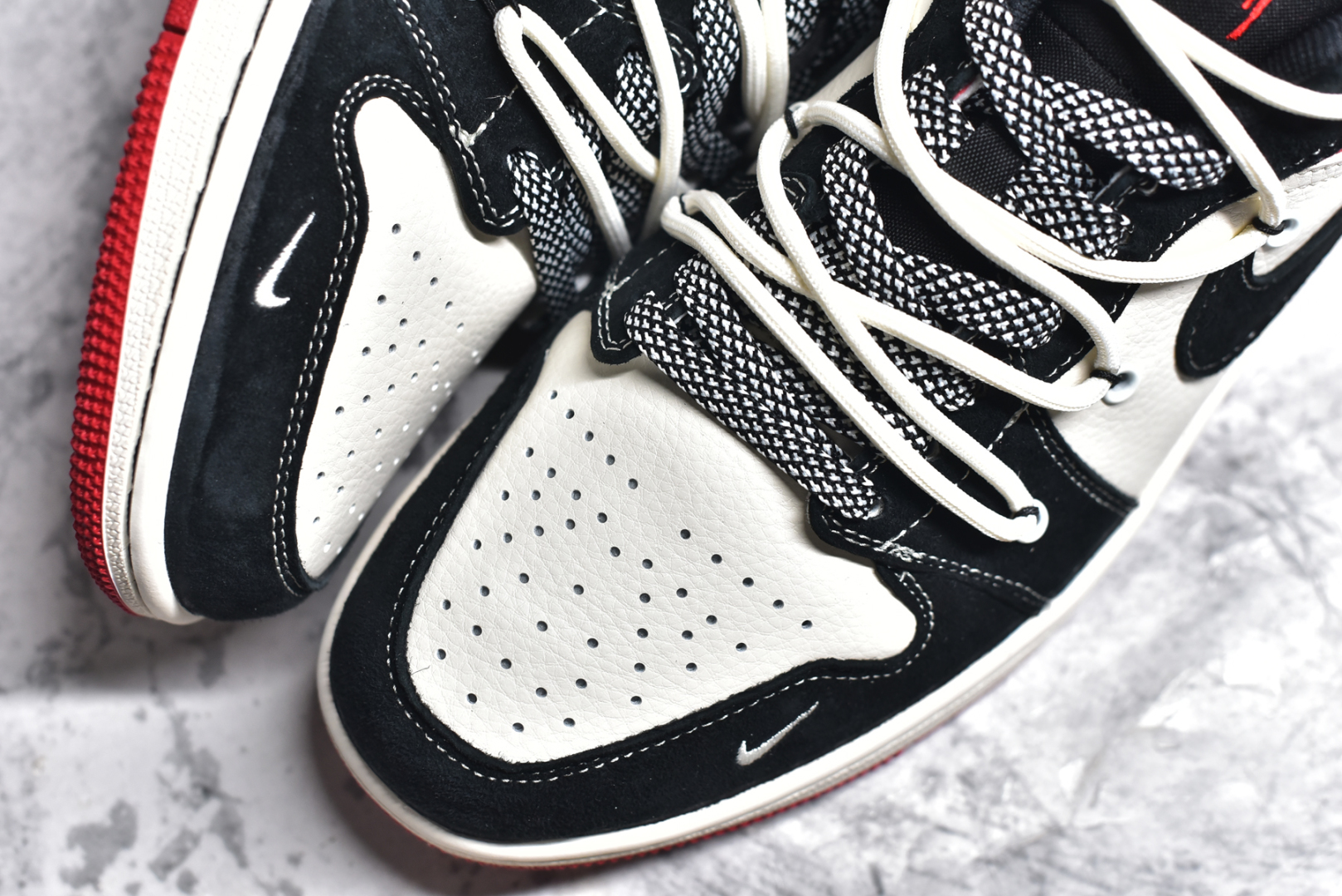 图片[8]-#Air Jordan 1 Low AJ1 乔1 斯图西联名-黑红抽绳 高端定制 低帮复古篮球鞋 SJ9950-048 #定制鞋盒 大厂纯原品质出货 超高清洁度 皮料切割干净无任何毛边 细节完美 尺码：36 36.5 37.5 38 38.5 39 40 40.5 41 42 42.5 43 44 44.5 45-选品中心