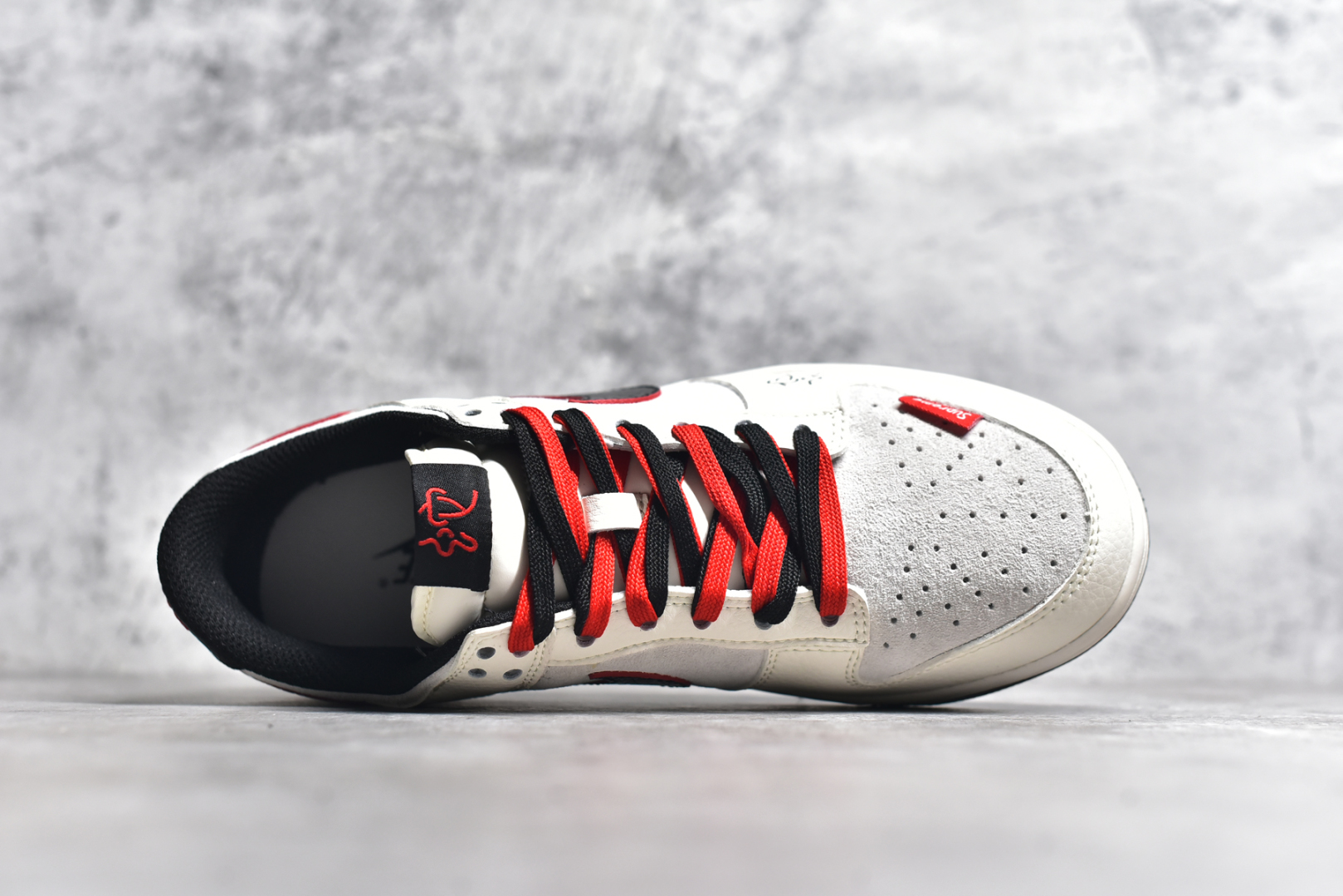 图片[4]-#NK SB Dunk Low 蛇年系列-黑蛇皮黑勾 周年高端定制 低帮休闲板鞋 DM6868-012 #定制鞋盒 大厂纯原品质出货 超高清洁度 皮料切割干净无任何毛边 细节完美 尺码：36 36.5 37.5 38 38.5 39 40 40.5 41 42 42.5 43 44 44.5 45-选品中心