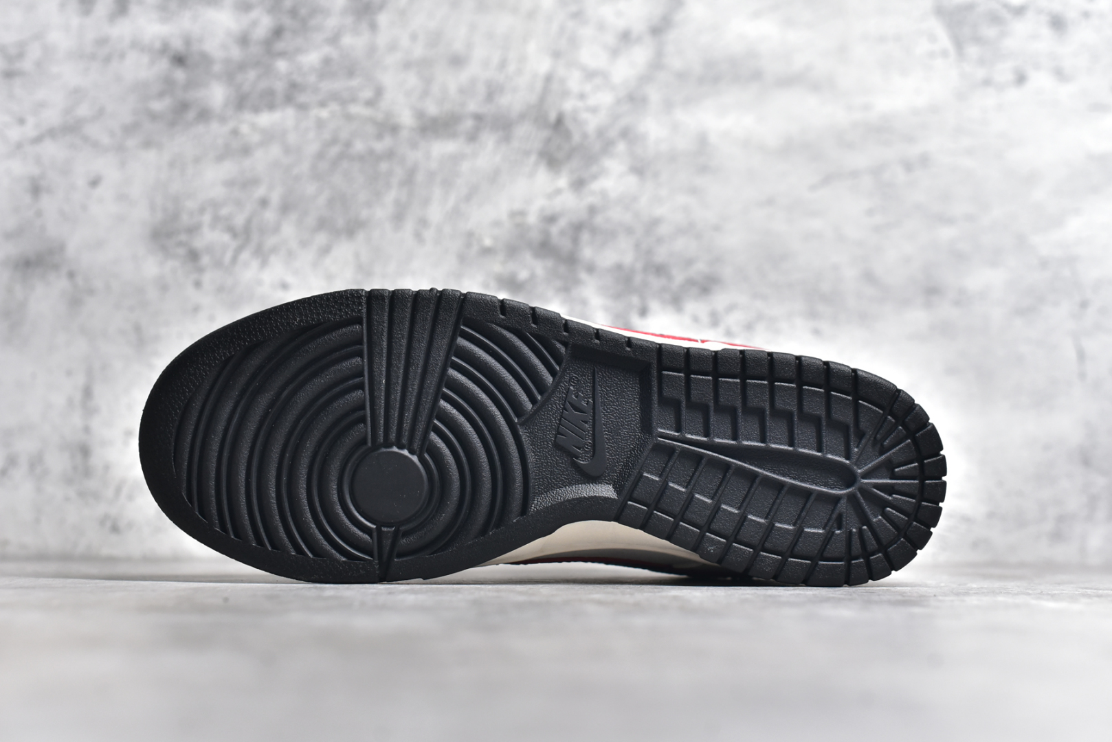 图片[6]-#NK SB Dunk Low 蛇年系列-黑蛇皮黑勾 周年高端定制 低帮休闲板鞋 DM6868-012 #定制鞋盒 大厂纯原品质出货 超高清洁度 皮料切割干净无任何毛边 细节完美 尺码：36 36.5 37.5 38 38.5 39 40 40.5 41 42 42.5 43 44 44.5 45-选品中心