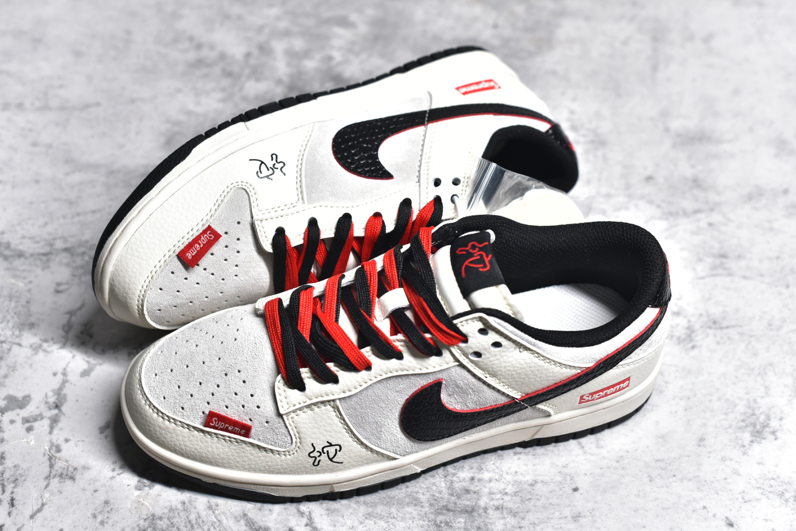 图片[7]-#NK SB Dunk Low 蛇年系列-黑蛇皮黑勾 周年高端定制 低帮休闲板鞋 DM6868-012 #定制鞋盒 大厂纯原品质出货 超高清洁度 皮料切割干净无任何毛边 细节完美 尺码：36 36.5 37.5 38 38.5 39 40 40.5 41 42 42.5 43 44 44.5 45-选品中心