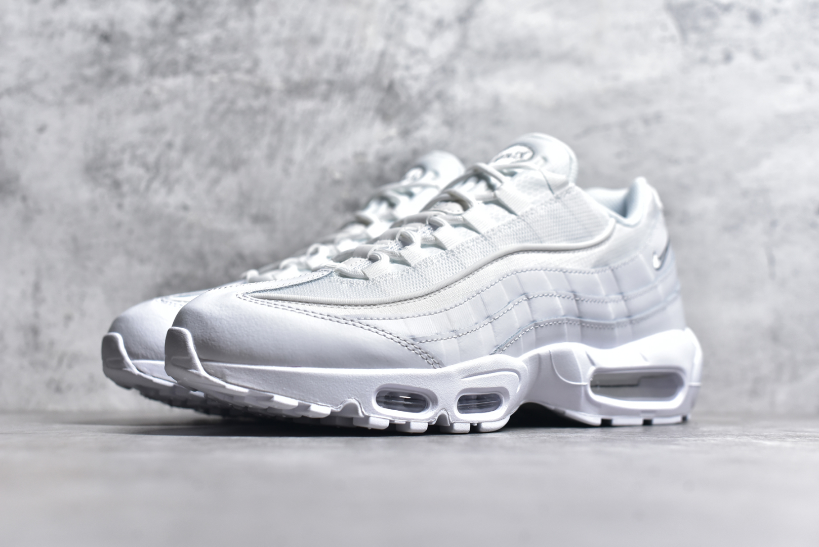 图片[2]-#独家纯原 渠道原装 市场最强NK Air Max 95 复古减震气垫跑鞋 经典重温 外单专供 终端操作 鞋款设计灵感源于人体构造 中底设计基于人体的脊柱构造 尺码：40 40.5 41 42 42.5 43 44 44.5 45 45.5 46 47.5 48.5-选品中心