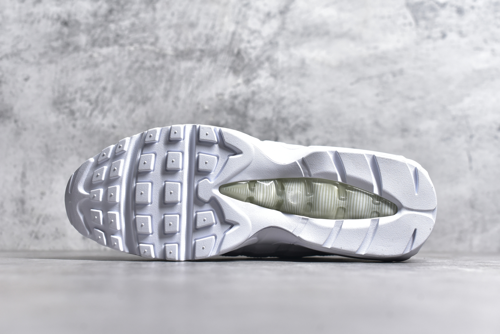 图片[6]-#独家纯原 渠道原装 市场最强NK Air Max 95 复古减震气垫跑鞋 经典重温 外单专供 终端操作 鞋款设计灵感源于人体构造 中底设计基于人体的脊柱构造 尺码：40 40.5 41 42 42.5 43 44 44.5 45 45.5 46 47.5 48.5-选品中心