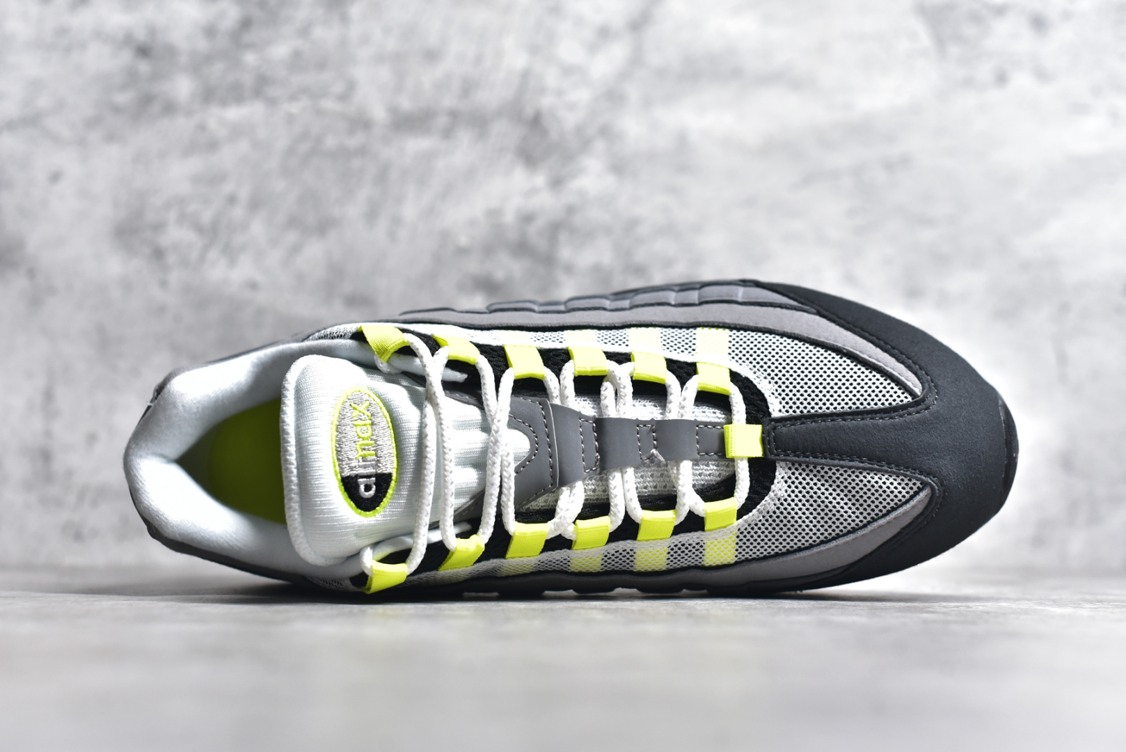 图片[4]-#独家纯原 渠道原装 市场最强NK Air Max 95 复古减震气垫跑鞋 经典重温 外单专供 终端操作 鞋款设计灵感源于人体构造 中底设计基于人体的脊柱构造 尺码：40 40.5 41 42 42.5 43 44 44.5 45 45.5 46 47.5 48.5-选品中心