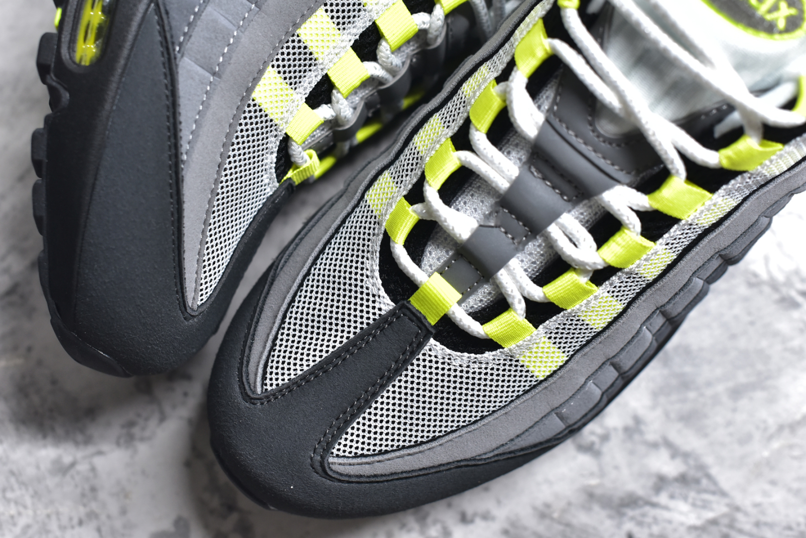图片[8]-#独家纯原 渠道原装 市场最强NK Air Max 95 复古减震气垫跑鞋 经典重温 外单专供 终端操作 鞋款设计灵感源于人体构造 中底设计基于人体的脊柱构造 尺码：40 40.5 41 42 42.5 43 44 44.5 45 45.5 46 47.5 48.5-选品中心