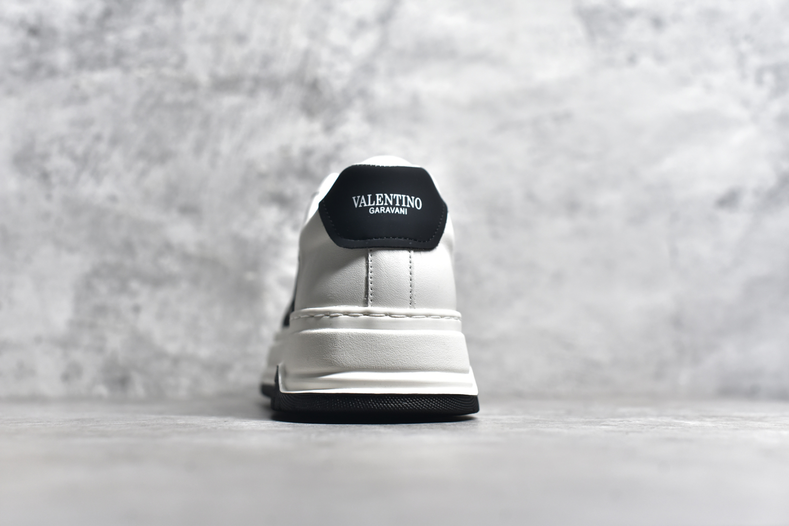 新货#Valentino 华伦天奴 Rockstud untitled 厚底休闲小白鞋