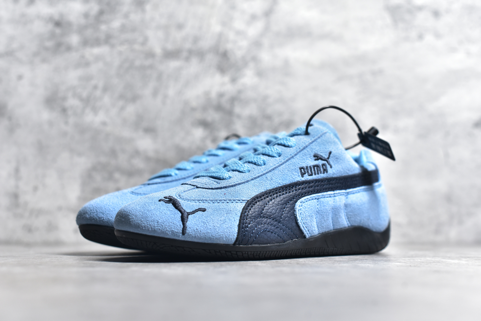 图片[2]-#彪马二代 Puma Palermo OG 复古单品 彪马 防滑耐磨低帮德训板鞋 孔眼底座和脚趾凸起由绒面革材料制成 支持侧踏时的踏步工作 脚背和侧板采用尼龙网布 即使在健身房等使用环境中也能确保透气性 像吸盘一样的设计是为了提高体育馆表面的抓地力性能 尺码： 36 36.5 37.5 38 38.5 39 40 40.5 41 42 42.5 43 44 45-选品中心