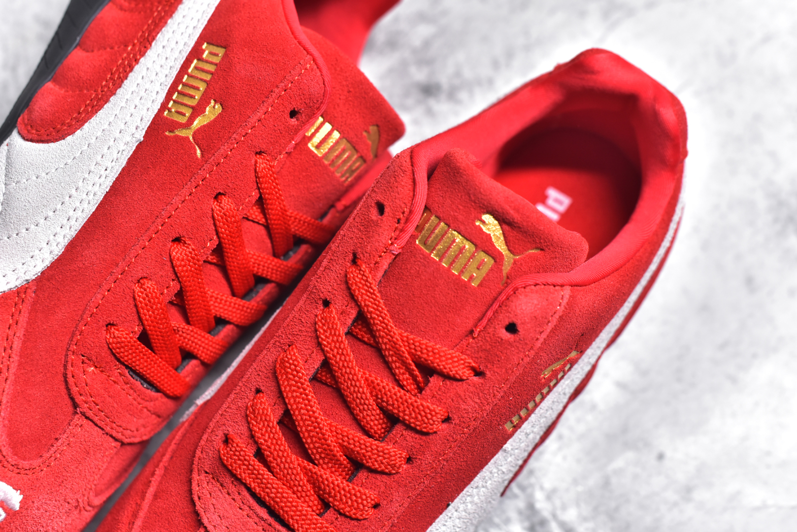 图片[9]-#彪马二代 Puma Palermo OG 复古单品 彪马 防滑耐磨低帮德训板鞋 孔眼底座和脚趾凸起由绒面革材料制成 支持侧踏时的踏步工作 脚背和侧板采用尼龙网布 即使在健身房等使用环境中也能确保透气性 像吸盘一样的设计是为了提高体育馆表面的抓地力性能 尺码： 36 36.5 37.5 38 38.5 39 40 40.5 41 42 42.5 43 44 45-选品中心