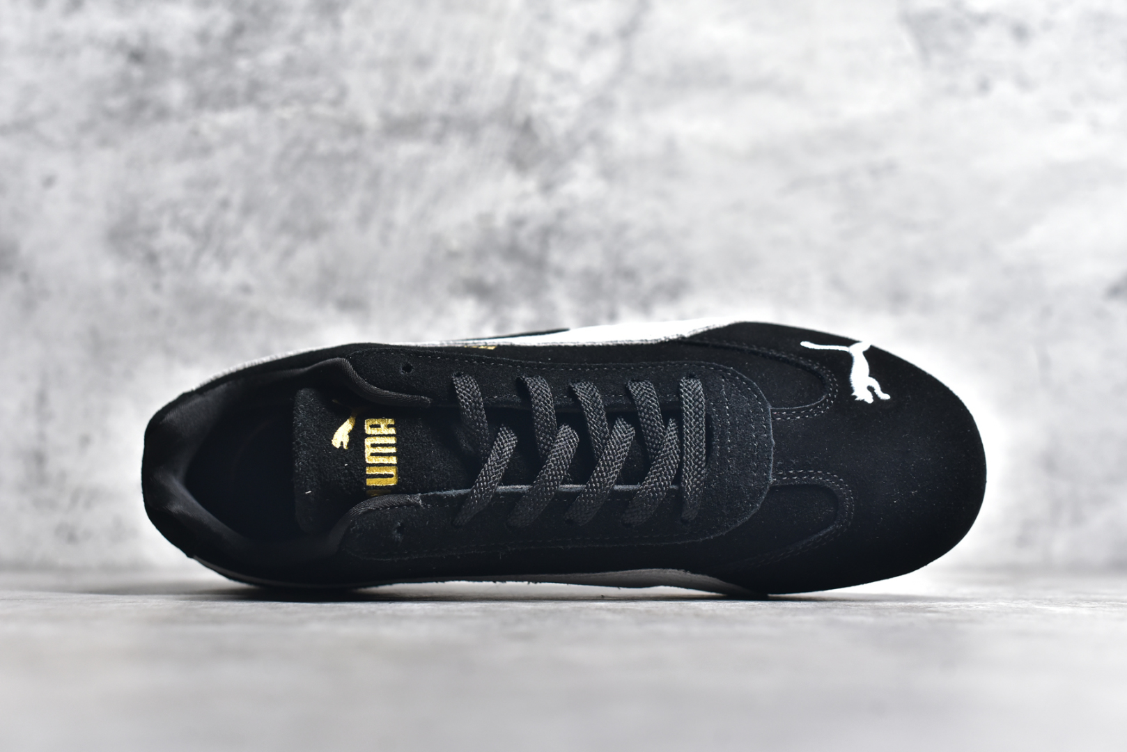 图片[4]-#彪马二代 Puma Palermo OG 复古单品 彪马 防滑耐磨低帮德训板鞋 孔眼底座和脚趾凸起由绒面革材料制成 支持侧踏时的踏步工作 脚背和侧板采用尼龙网布 即使在健身房等使用环境中也能确保透气性 像吸盘一样的设计是为了提高体育馆表面的抓地力性能 尺码： 36 36.5 37.5 38 38.5 39 40 40.5 41 42 42.5 43 44 45-选品中心