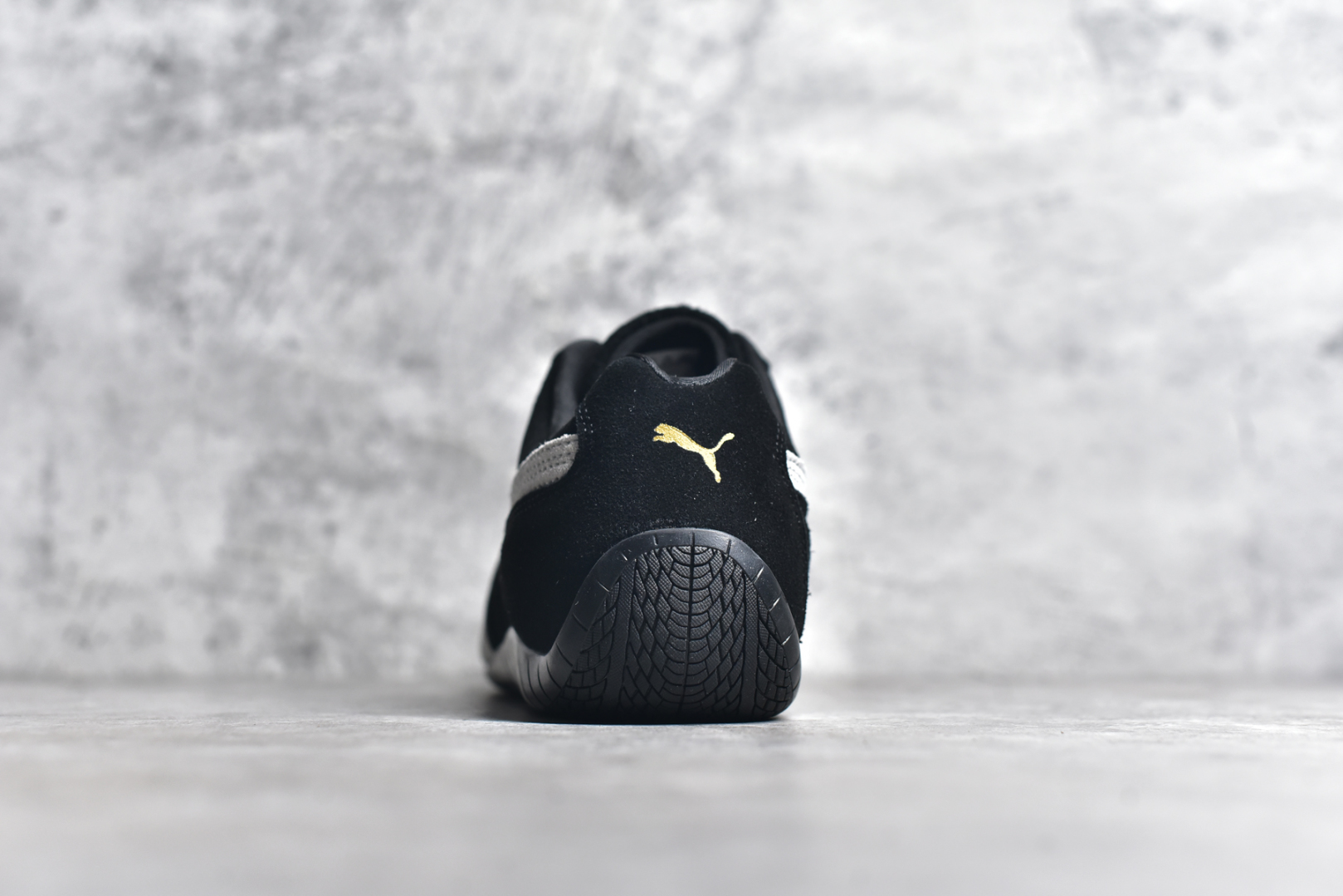 图片[5]-#彪马二代 Puma Palermo OG 复古单品 彪马 防滑耐磨低帮德训板鞋 孔眼底座和脚趾凸起由绒面革材料制成 支持侧踏时的踏步工作 脚背和侧板采用尼龙网布 即使在健身房等使用环境中也能确保透气性 像吸盘一样的设计是为了提高体育馆表面的抓地力性能 尺码： 36 36.5 37.5 38 38.5 39 40 40.5 41 42 42.5 43 44 45-选品中心