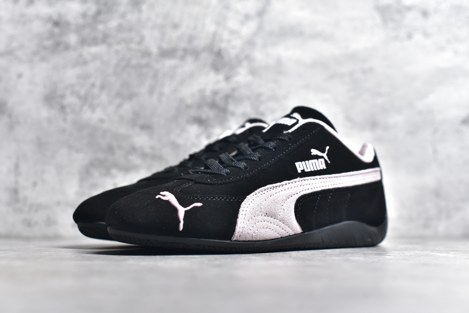 图片[2]-#彪马二代 Puma Palermo OG 复古单品 彪马 防滑耐磨低帮德训板鞋 孔眼底座和脚趾凸起由绒面革材料制成 支持侧踏时的踏步工作 脚背和侧板采用尼龙网布 即使在健身房等使用环境中也能确保透气性 像吸盘一样的设计是为了提高体育馆表面的抓地力性能 尺码： 36 36.5 37.5 38 38.5 39 40 40.5 41 42 42.5 43 44 45-选品中心