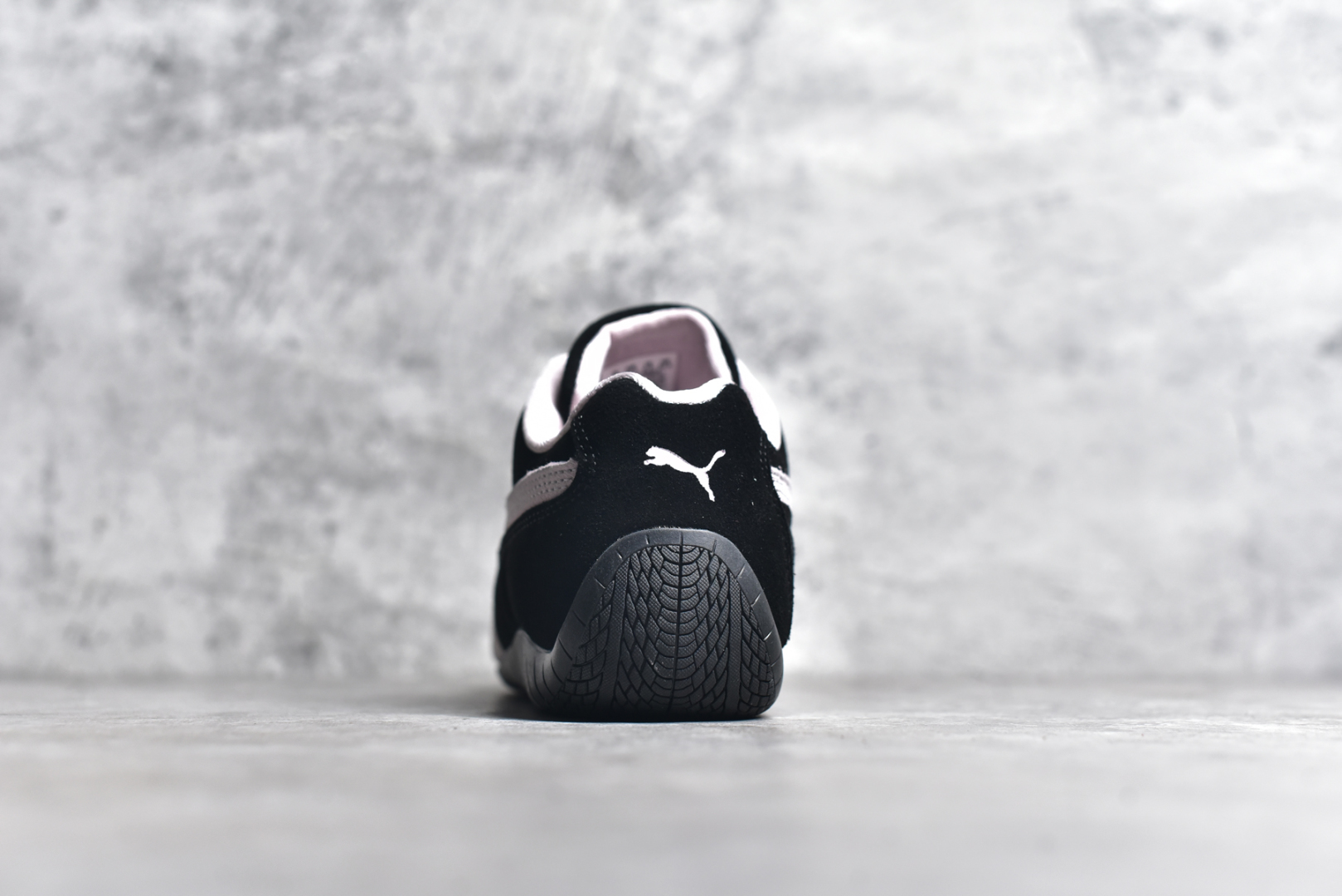 图片[5]-#彪马二代 Puma Palermo OG 复古单品 彪马 防滑耐磨低帮德训板鞋 孔眼底座和脚趾凸起由绒面革材料制成 支持侧踏时的踏步工作 脚背和侧板采用尼龙网布 即使在健身房等使用环境中也能确保透气性 像吸盘一样的设计是为了提高体育馆表面的抓地力性能 尺码： 36 36.5 37.5 38 38.5 39 40 40.5 41 42 42.5 43 44 45-选品中心