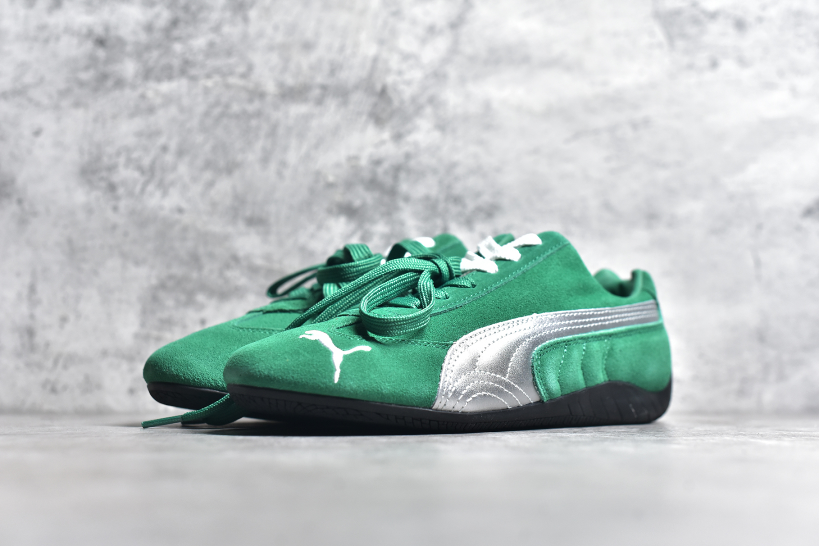 图片[2]-#彪马二代 Puma Palermo OG 复古单品 彪马 防滑耐磨低帮德训板鞋 孔眼底座和脚趾凸起由绒面革材料制成 支持侧踏时的踏步工作 脚背和侧板采用尼龙网布 即使在健身房等使用环境中也能确保透气性 像吸盘一样的设计是为了提高体育馆表面的抓地力性能 尺码： 36 36.5 37.5 38 38.5 39 40 40.5 41 42 42.5 43 44 45-选品中心