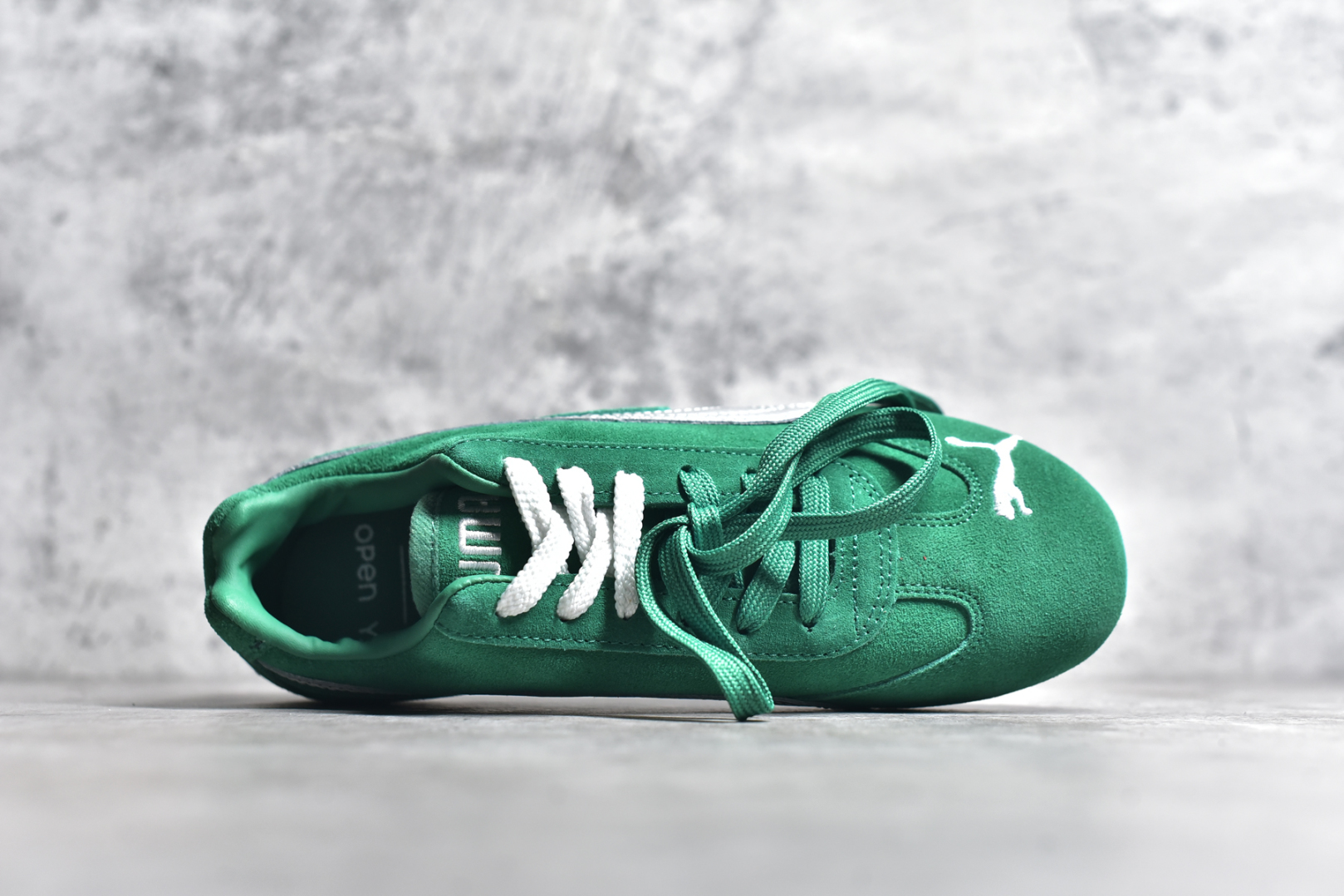 图片[4]-#彪马二代 Puma Palermo OG 复古单品 彪马 防滑耐磨低帮德训板鞋 孔眼底座和脚趾凸起由绒面革材料制成 支持侧踏时的踏步工作 脚背和侧板采用尼龙网布 即使在健身房等使用环境中也能确保透气性 像吸盘一样的设计是为了提高体育馆表面的抓地力性能 尺码： 36 36.5 37.5 38 38.5 39 40 40.5 41 42 42.5 43 44 45-选品中心