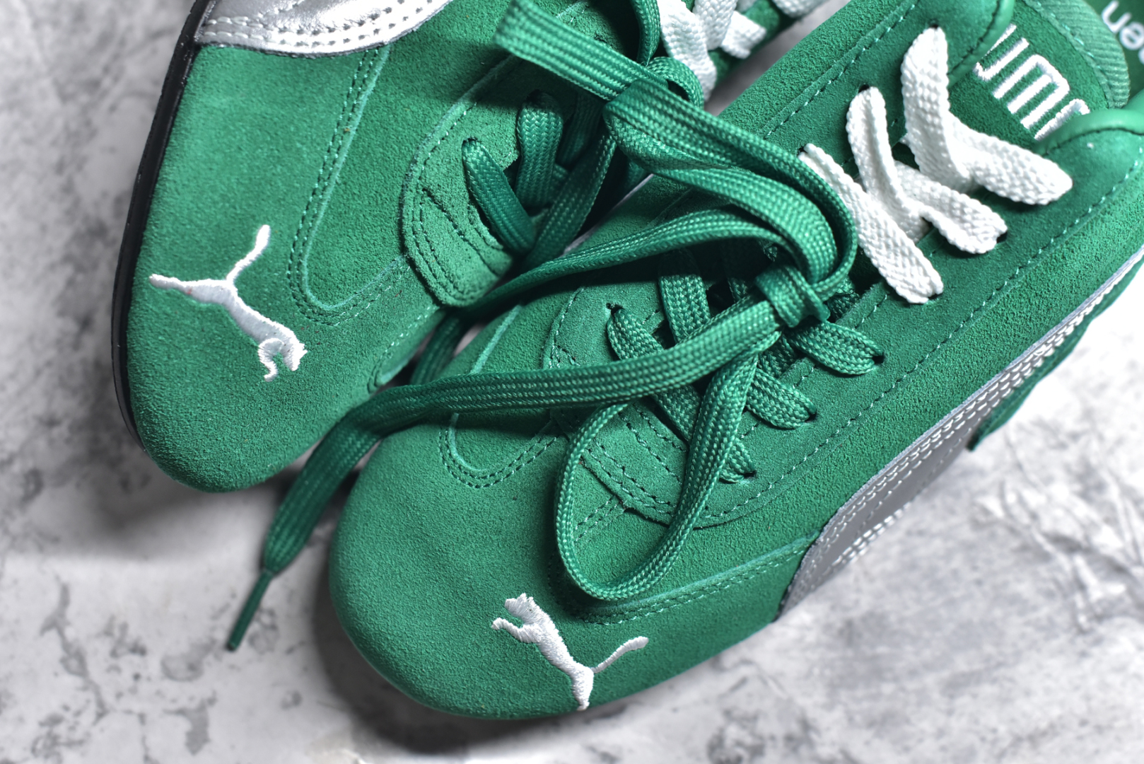 图片[8]-#彪马二代 Puma Palermo OG 复古单品 彪马 防滑耐磨低帮德训板鞋 孔眼底座和脚趾凸起由绒面革材料制成 支持侧踏时的踏步工作 脚背和侧板采用尼龙网布 即使在健身房等使用环境中也能确保透气性 像吸盘一样的设计是为了提高体育馆表面的抓地力性能 尺码： 36 36.5 37.5 38 38.5 39 40 40.5 41 42 42.5 43 44 45-选品中心