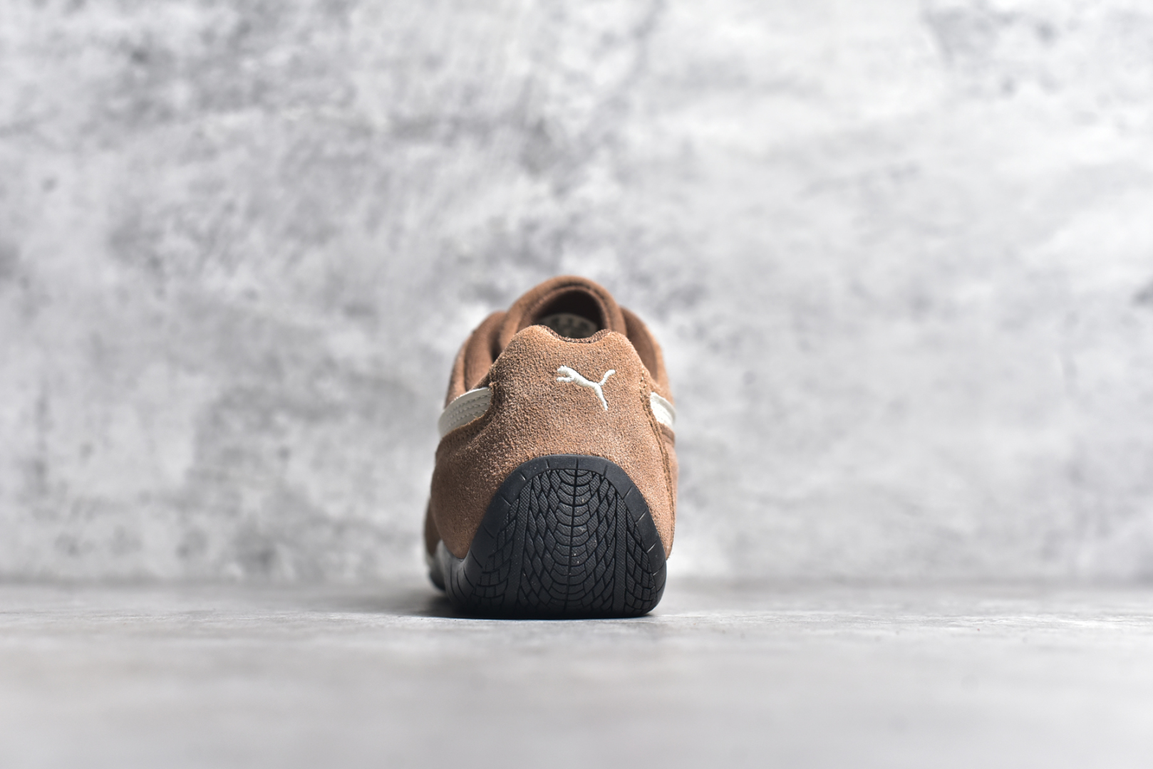 图片[5]-#彪马二代 Puma Palermo OG 复古单品 彪马 防滑耐磨低帮德训板鞋 孔眼底座和脚趾凸起由绒面革材料制成 支持侧踏时的踏步工作 脚背和侧板采用尼龙网布 即使在健身房等使用环境中也能确保透气性 像吸盘一样的设计是为了提高体育馆表面的抓地力性能 尺码： 36 36.5 37.5 38 38.5 39 40 40.5 41 42 42.5 43 44 45\”},\”album\”：{\”isWatermark\”：true,\”myCommidityCount\”：14529,\”online\”：true,\”qrcode\”：\”https：//xcimg.szwego.com/h5_9c837543_a96c_494c_ba02_3d8acde48471.jpg-选品中心