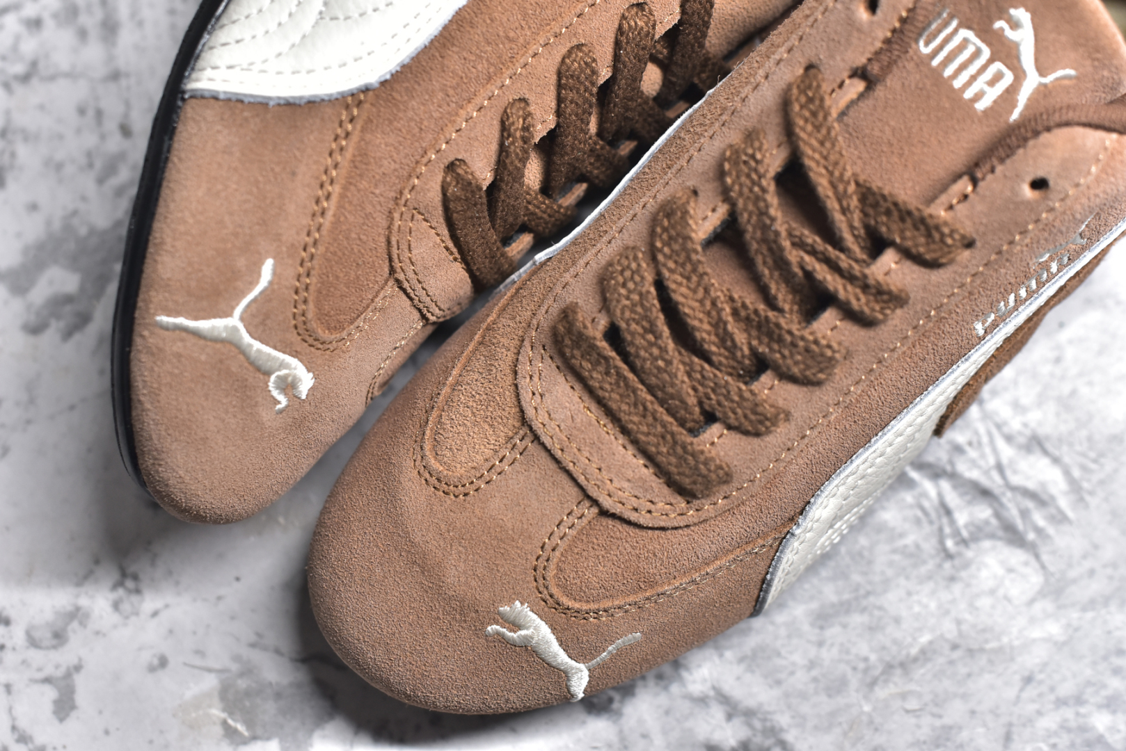 图片[8]-#彪马二代 Puma Palermo OG 复古单品 彪马 防滑耐磨低帮德训板鞋 孔眼底座和脚趾凸起由绒面革材料制成 支持侧踏时的踏步工作 脚背和侧板采用尼龙网布 即使在健身房等使用环境中也能确保透气性 像吸盘一样的设计是为了提高体育馆表面的抓地力性能 尺码： 36 36.5 37.5 38 38.5 39 40 40.5 41 42 42.5 43 44 45\”},\”album\”：{\”isWatermark\”：true,\”myCommidityCount\”：14529,\”online\”：true,\”qrcode\”：\”https：//xcimg.szwego.com/h5_9c837543_a96c_494c_ba02_3d8acde48471.jpg-选品中心
