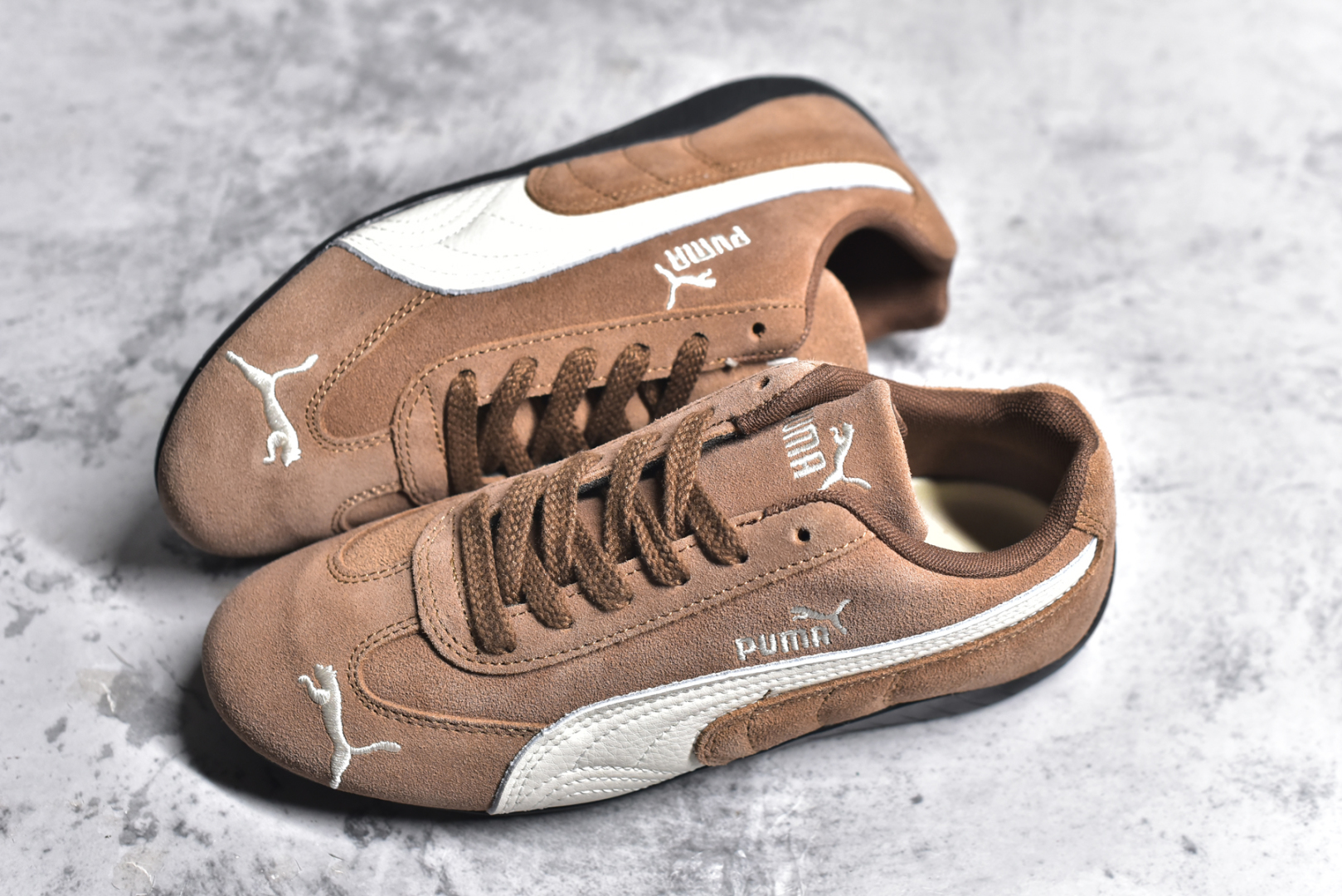 图片[7]-#彪马二代 Puma Palermo OG 复古单品 彪马 防滑耐磨低帮德训板鞋 孔眼底座和脚趾凸起由绒面革材料制成 支持侧踏时的踏步工作 脚背和侧板采用尼龙网布 即使在健身房等使用环境中也能确保透气性 像吸盘一样的设计是为了提高体育馆表面的抓地力性能 尺码： 36 36.5 37.5 38 38.5 39 40 40.5 41 42 42.5 43 44 45\”},\”album\”：{\”isWatermark\”：true,\”myCommidityCount\”：14529,\”online\”：true,\”qrcode\”：\”https：//xcimg.szwego.com/h5_9c837543_a96c_494c_ba02_3d8acde48471.jpg-选品中心
