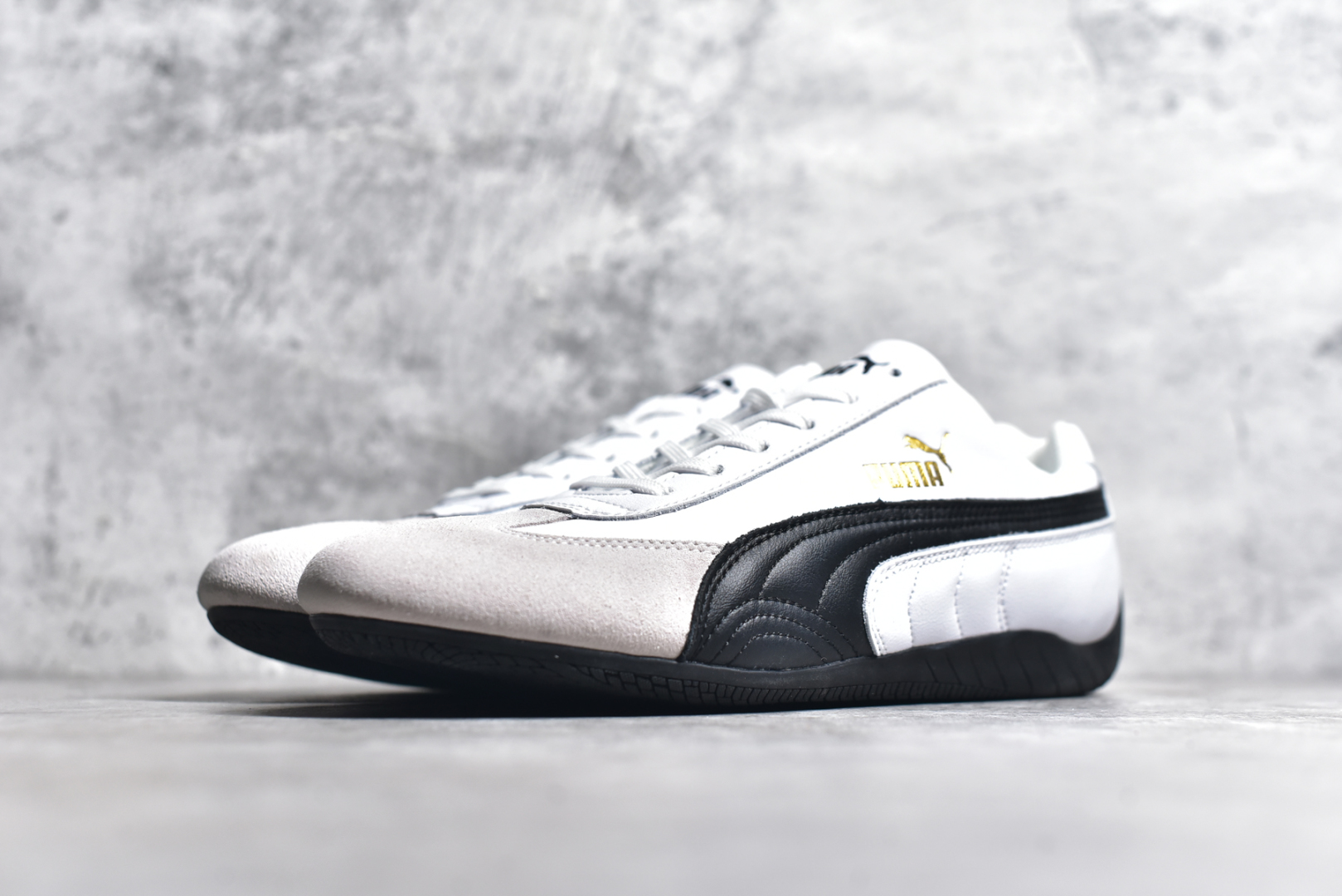 图片[2]-#彪马二代 Puma Palermo OG 复古单品 彪马 防滑耐磨低帮德训板鞋 孔眼底座和脚趾凸起由绒面革材料制成 支持侧踏时的踏步工作 脚背和侧板采用尼龙网布 即使在健身房等使用环境中也能确保透气性 像吸盘一样的设计是为了提高体育馆表面的抓地力性能 尺码： 36 36.5 37.5 38 38.5 39 40 40.5 41 42 42.5 43 44 45-选品中心