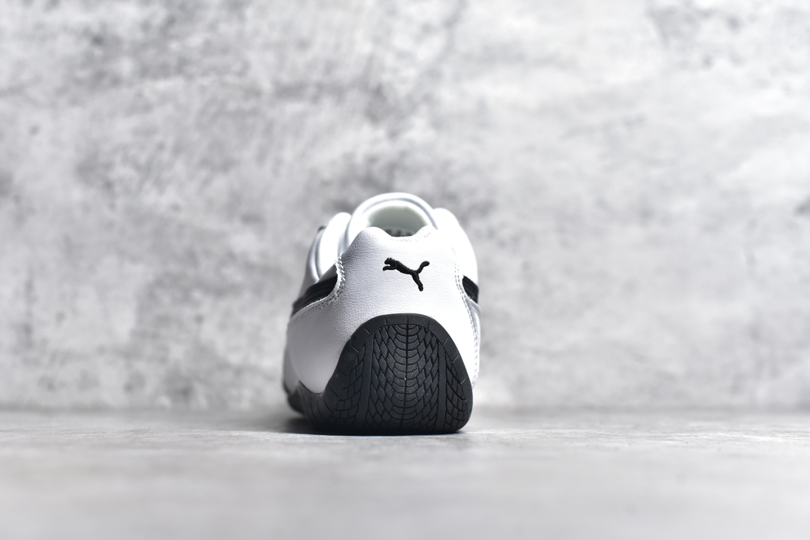 图片[5]-#彪马二代 Puma Palermo OG 复古单品 彪马 防滑耐磨低帮德训板鞋 孔眼底座和脚趾凸起由绒面革材料制成 支持侧踏时的踏步工作 脚背和侧板采用尼龙网布 即使在健身房等使用环境中也能确保透气性 像吸盘一样的设计是为了提高体育馆表面的抓地力性能 尺码： 36 36.5 37.5 38 38.5 39 40 40.5 41 42 42.5 43 44 45-选品中心