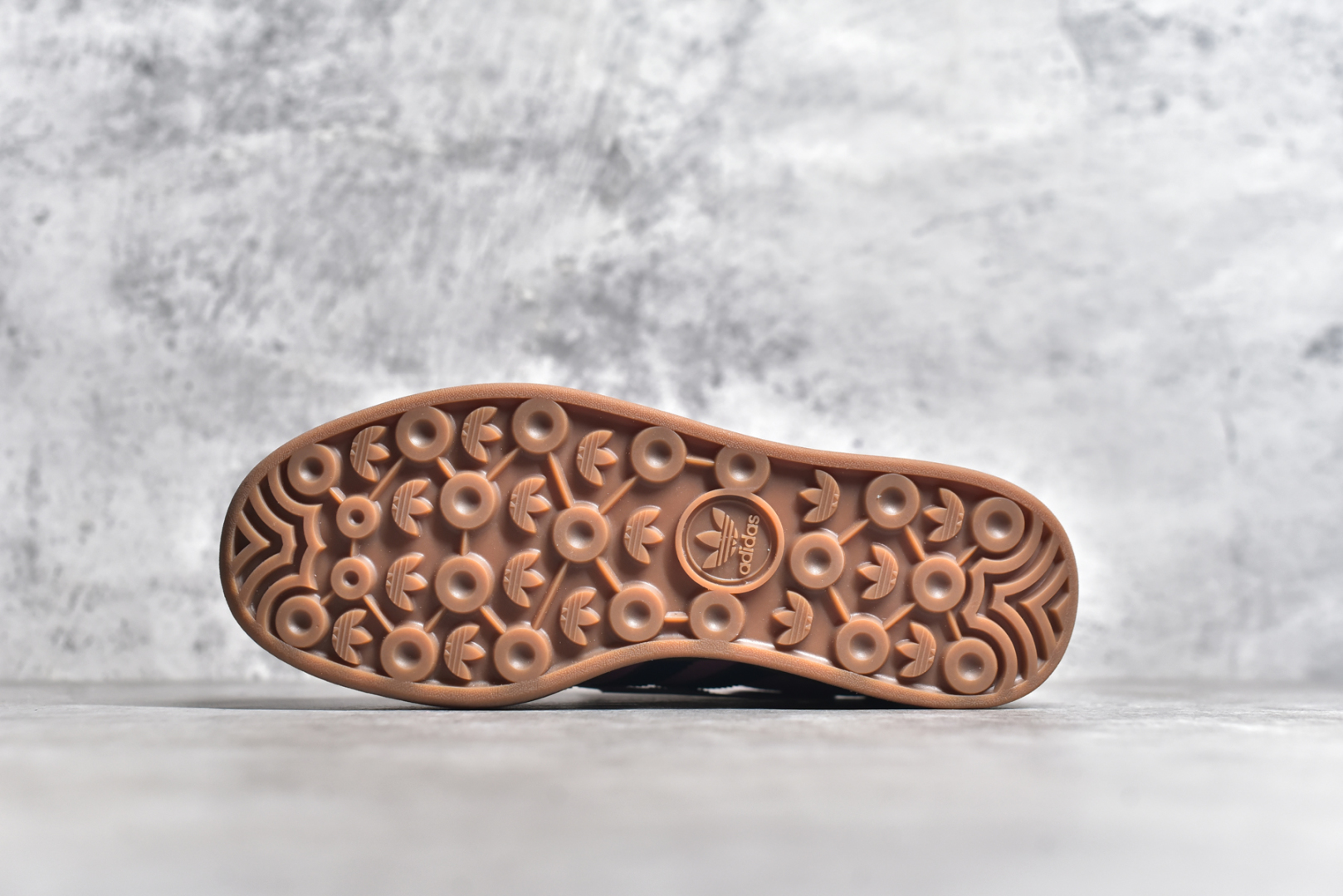 图片[6]-#AD Originals Gazelle Bold W 三叶草厚底休闲防滑耐磨低帮板鞋 鞋头出色设计 塑就出众贴合感稳固的后跟贴合足部曲线设计软弹舒适 不易磨脚橡胶鞋底配合防滑纹路设计 平稳抓地 货号：HO6122 尺码：35.5-40-选品中心