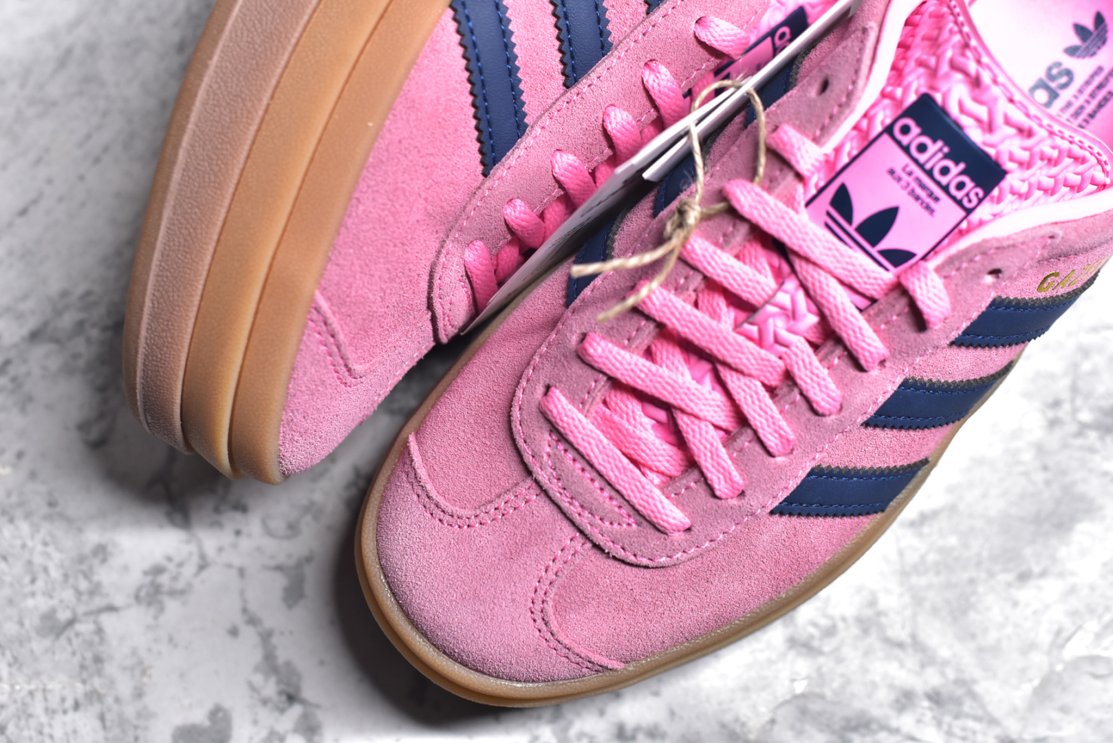 图片[8]-#AD Originals Gazelle Bold W 三叶草厚底休闲防滑耐磨低帮板鞋 鞋头出色设计 塑就出众贴合感稳固的后跟贴合足部曲线设计软弹舒适 不易磨脚橡胶鞋底配合防滑纹路设计 平稳抓地 货号：HO6122 尺码：35.5-40-选品中心