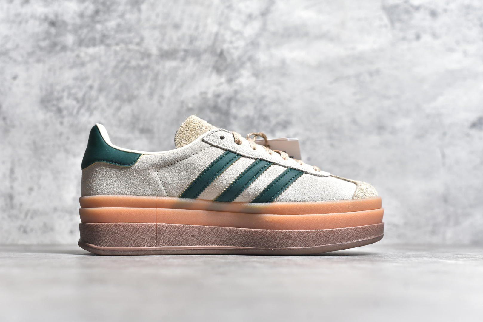 图片[3]-#AD Originals Gazelle Bold W 三叶草厚底休闲防滑耐磨低帮板鞋 鞋头出色设计 塑就出众贴合感稳固的后跟贴合足部曲线设计软弹舒适 不易磨脚橡胶鞋底配合防滑纹路设计 平稳抓地 货号：ID7056 尺码：35.5-40-选品中心